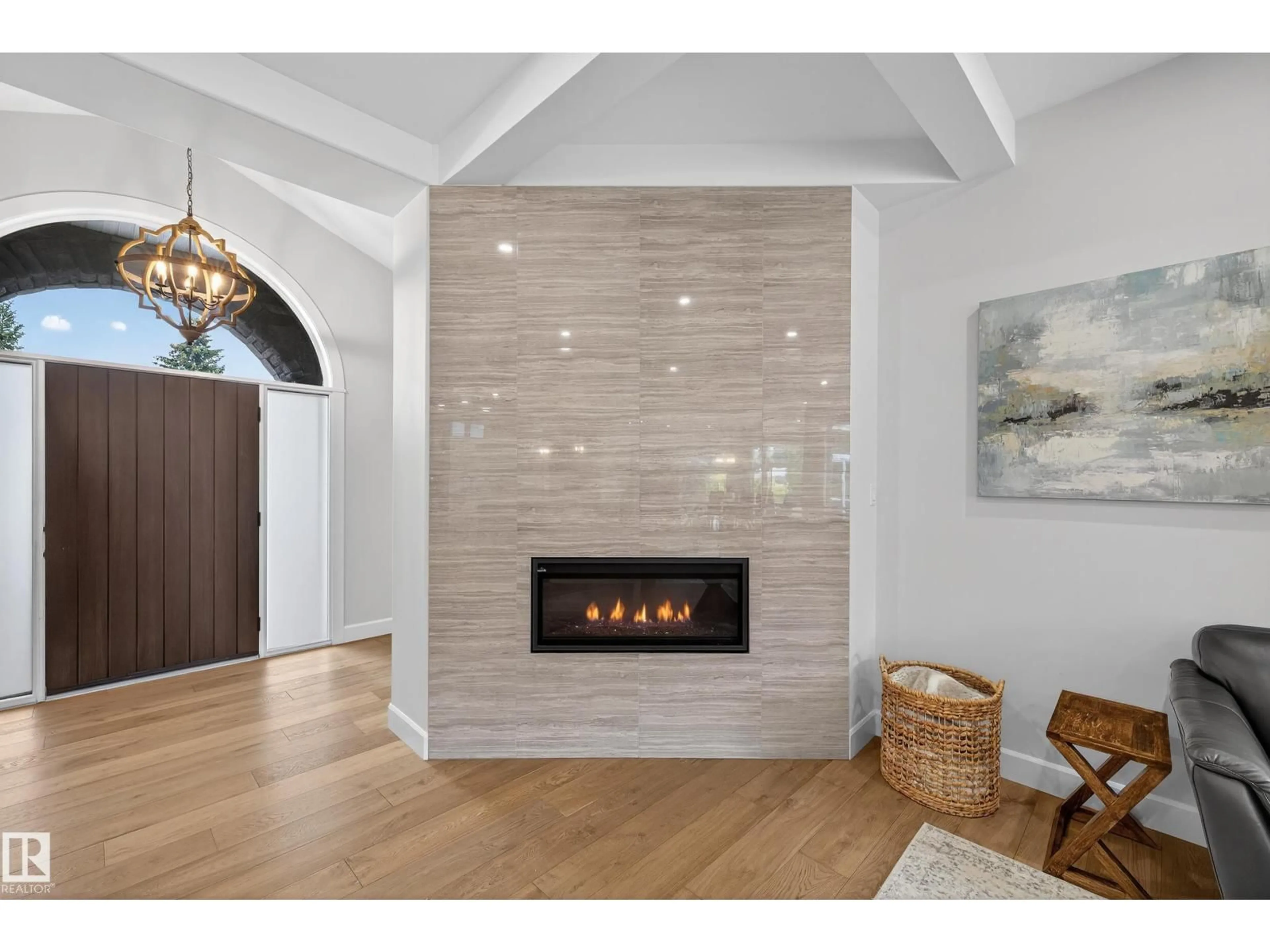 Indoor entryway for 525 ESTATE DRIVE, Sherwood Park Alberta T8B1M2