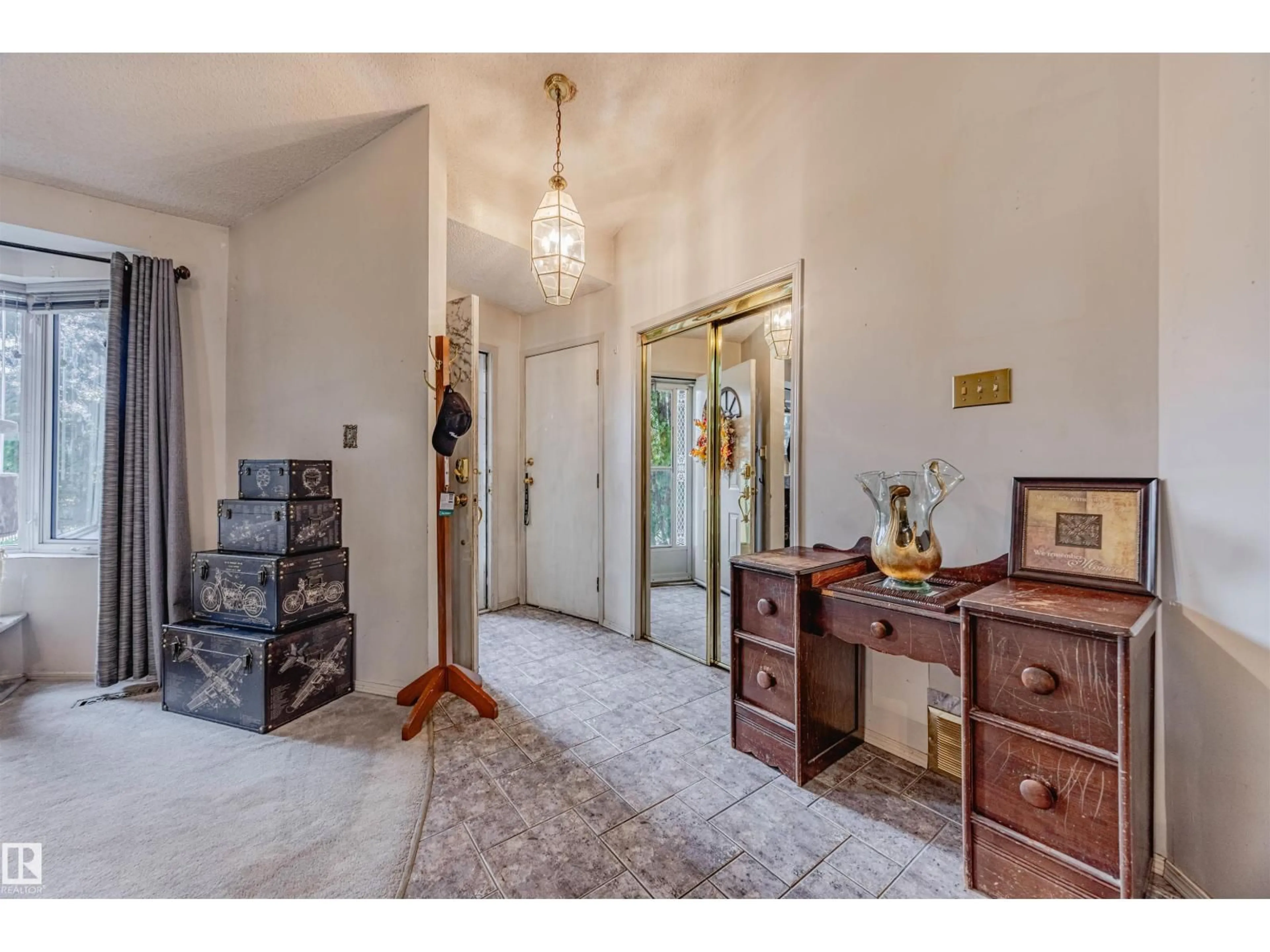 Indoor foyer for 3503 34A AV, Edmonton Alberta T6L3Y8
