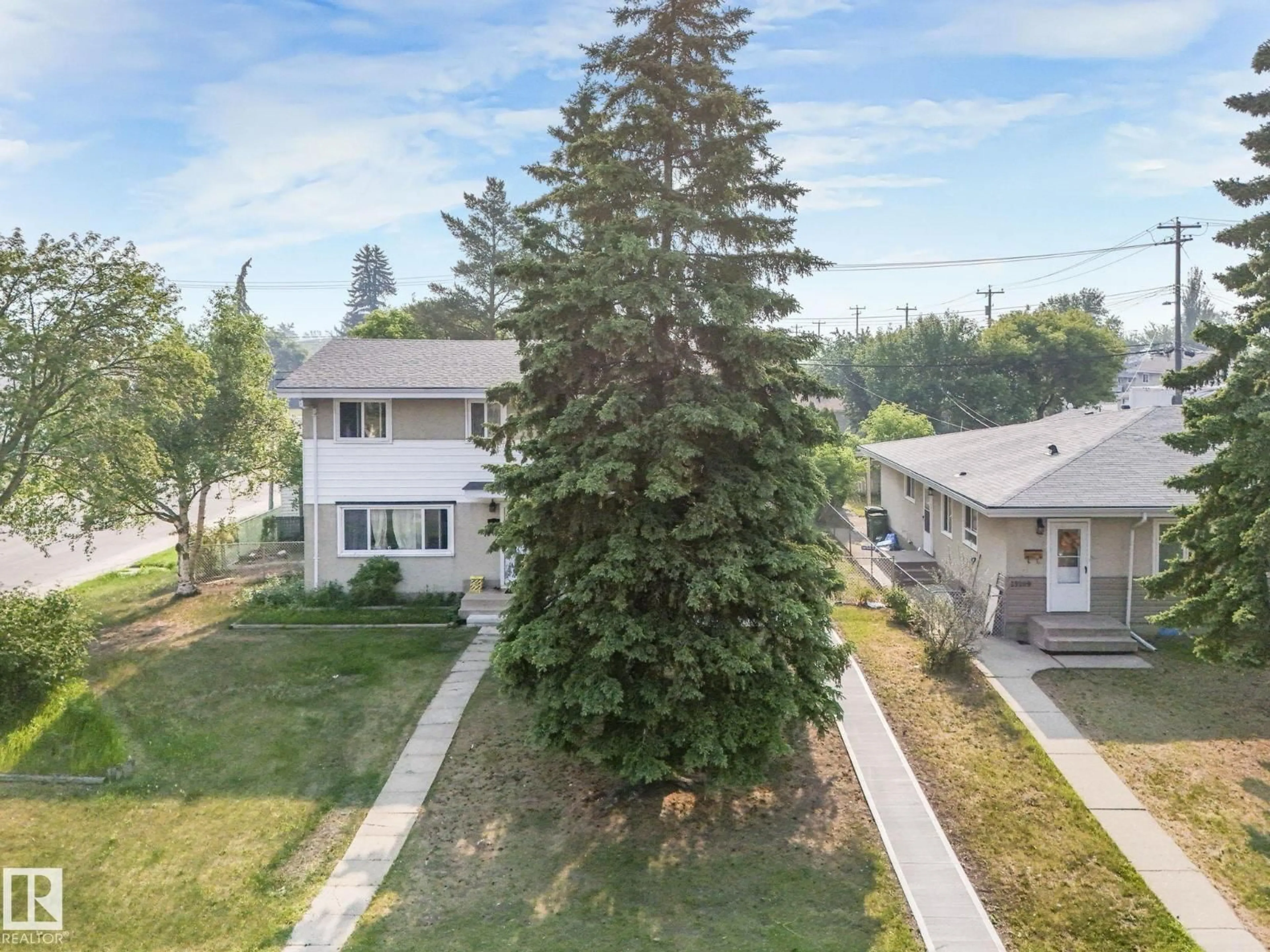 A pic from outside/outdoor area/front of a property/back of a property/a pic from drone, street for NW - 13211 95 ST, Edmonton Alberta T5E3Y2