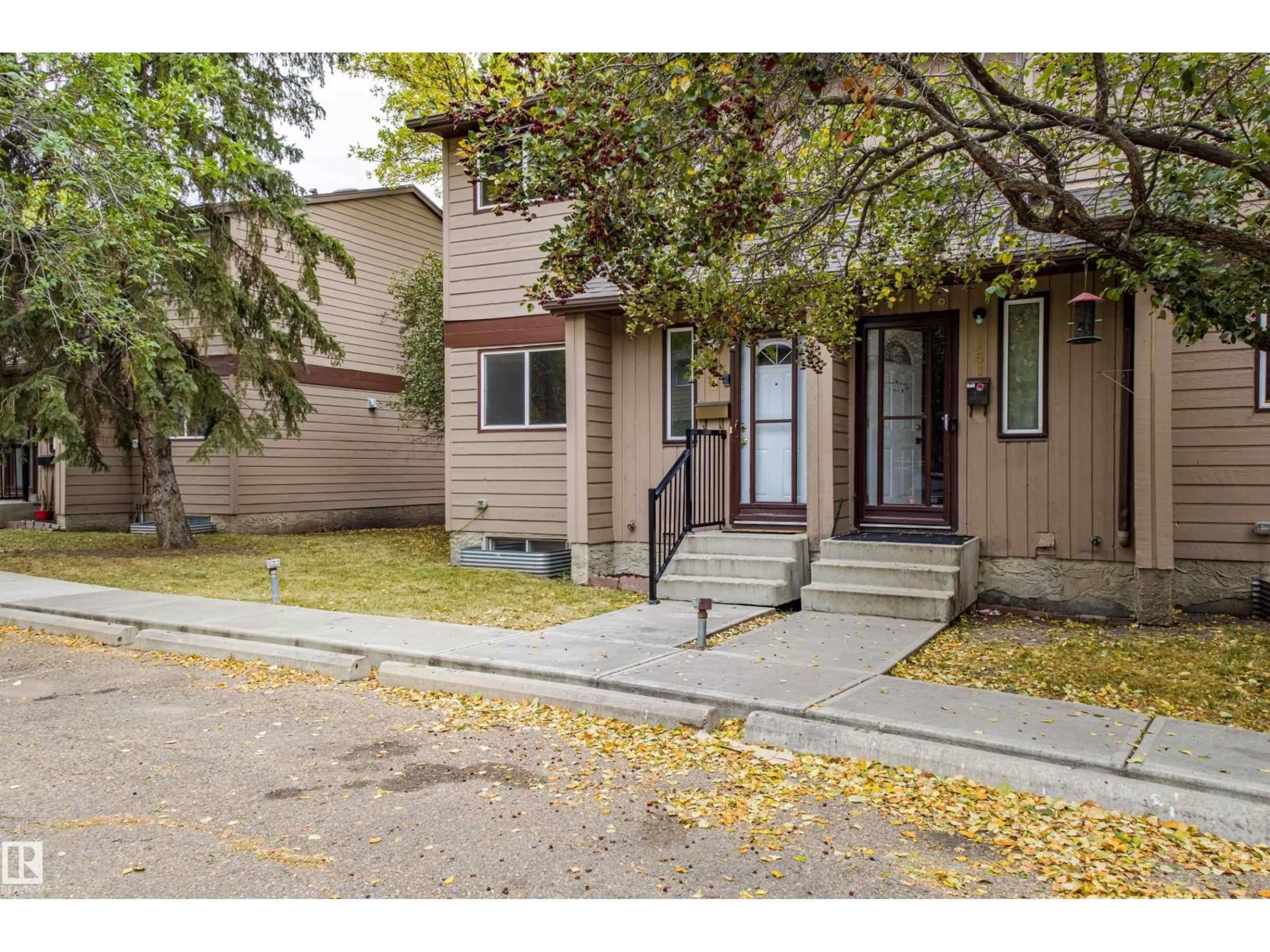 Unknown for 150 10633 31 AV NW, Edmonton Alberta T6J4N4