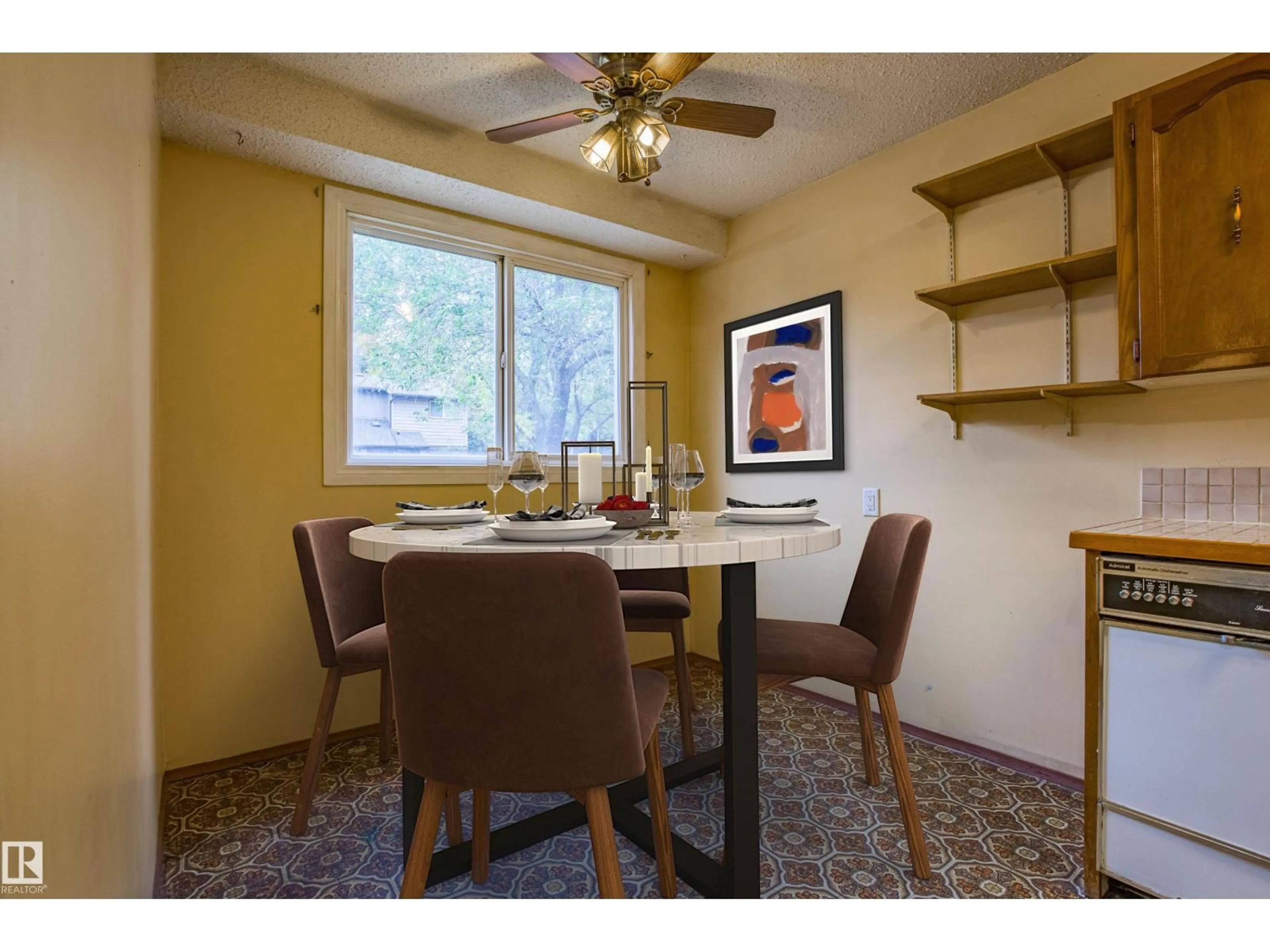 Dining room, wood/laminate floor for 150 10633 31 AV NW, Edmonton Alberta T6J4N4