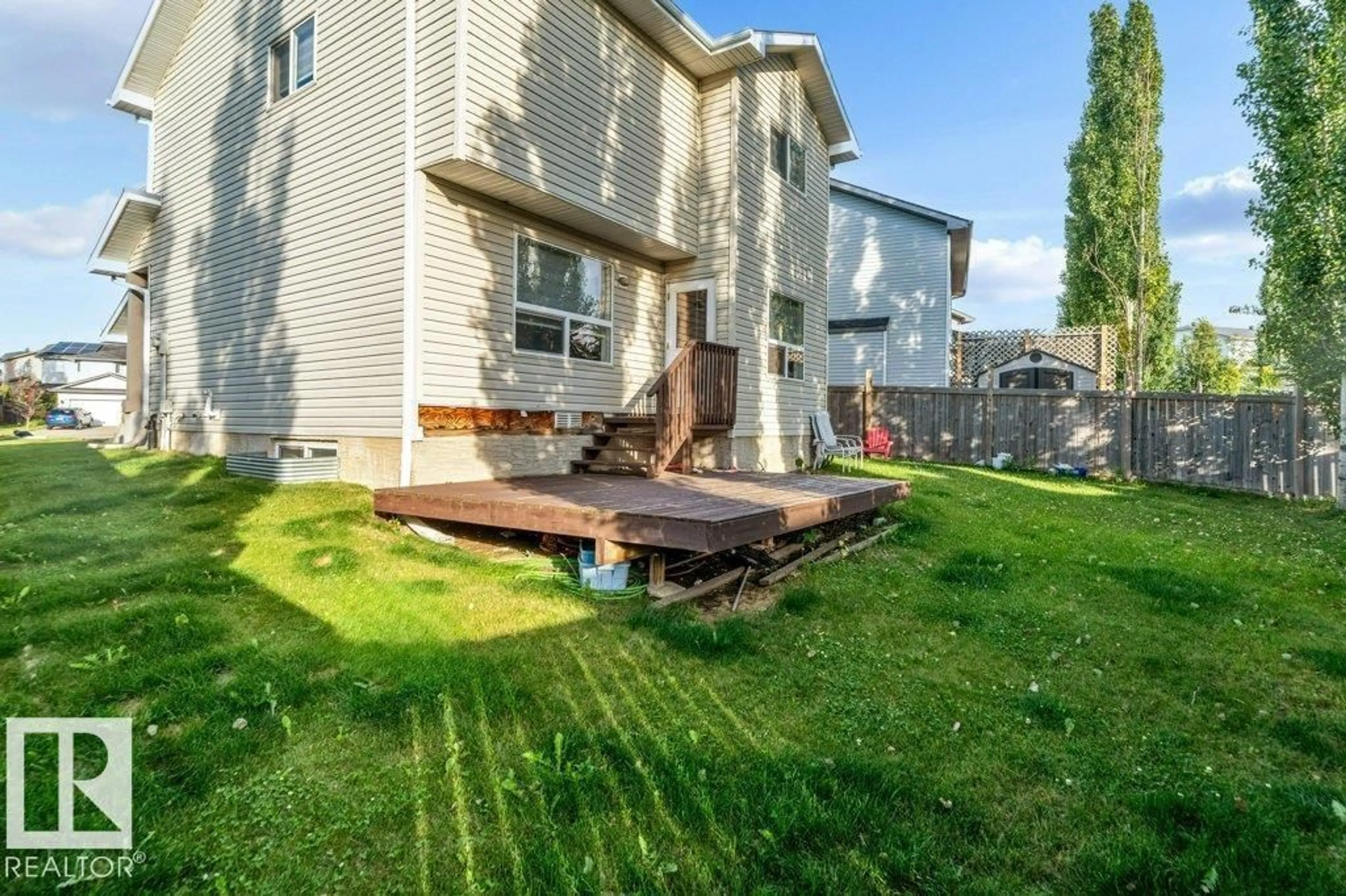 Patio, street for 123 CHAMPLAIN PL, Beaumont Alberta T4X1V9