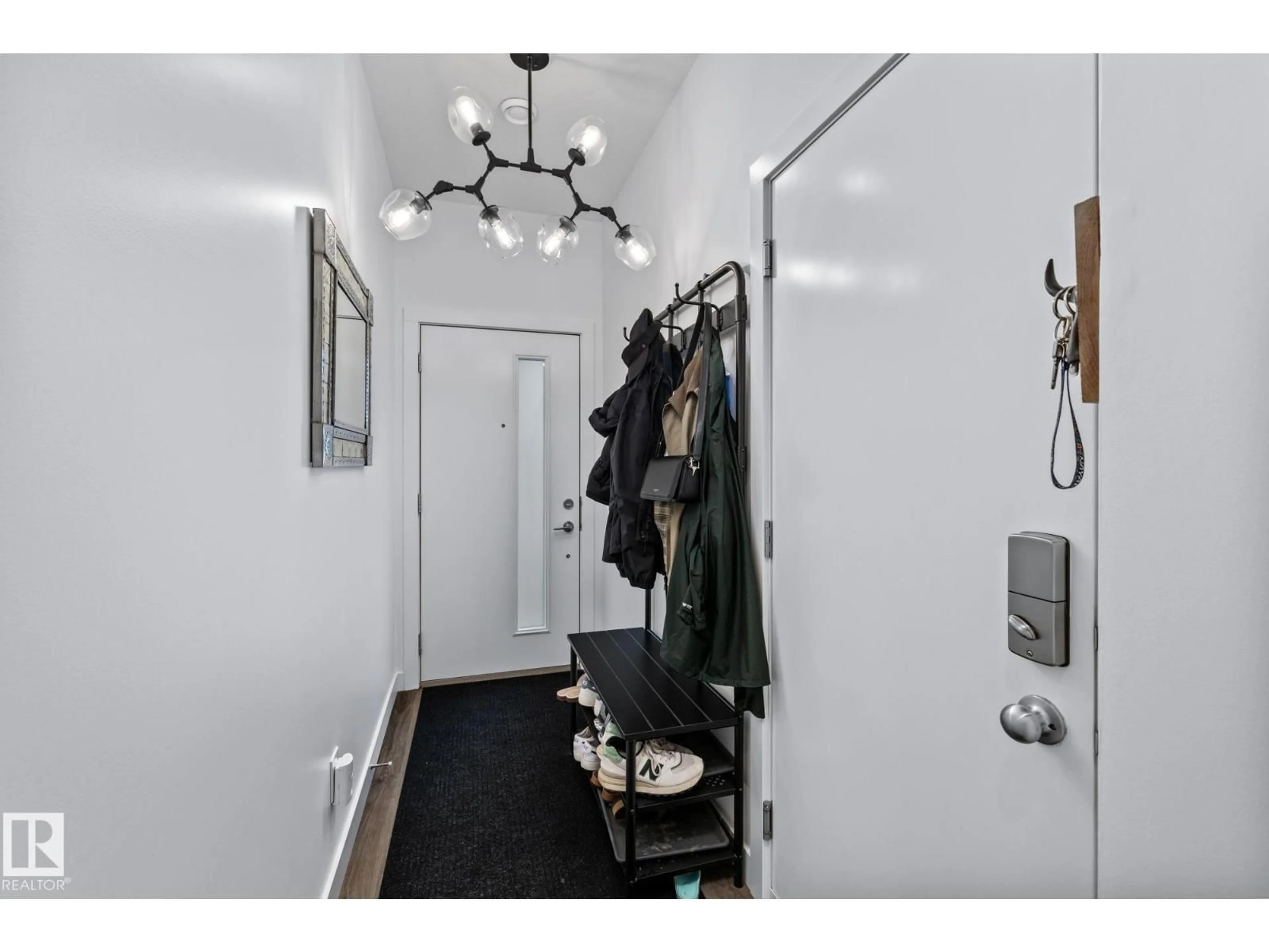 Indoor entryway for 100 JENSEN LAKES BV, St. Albert Alberta T8N7T9