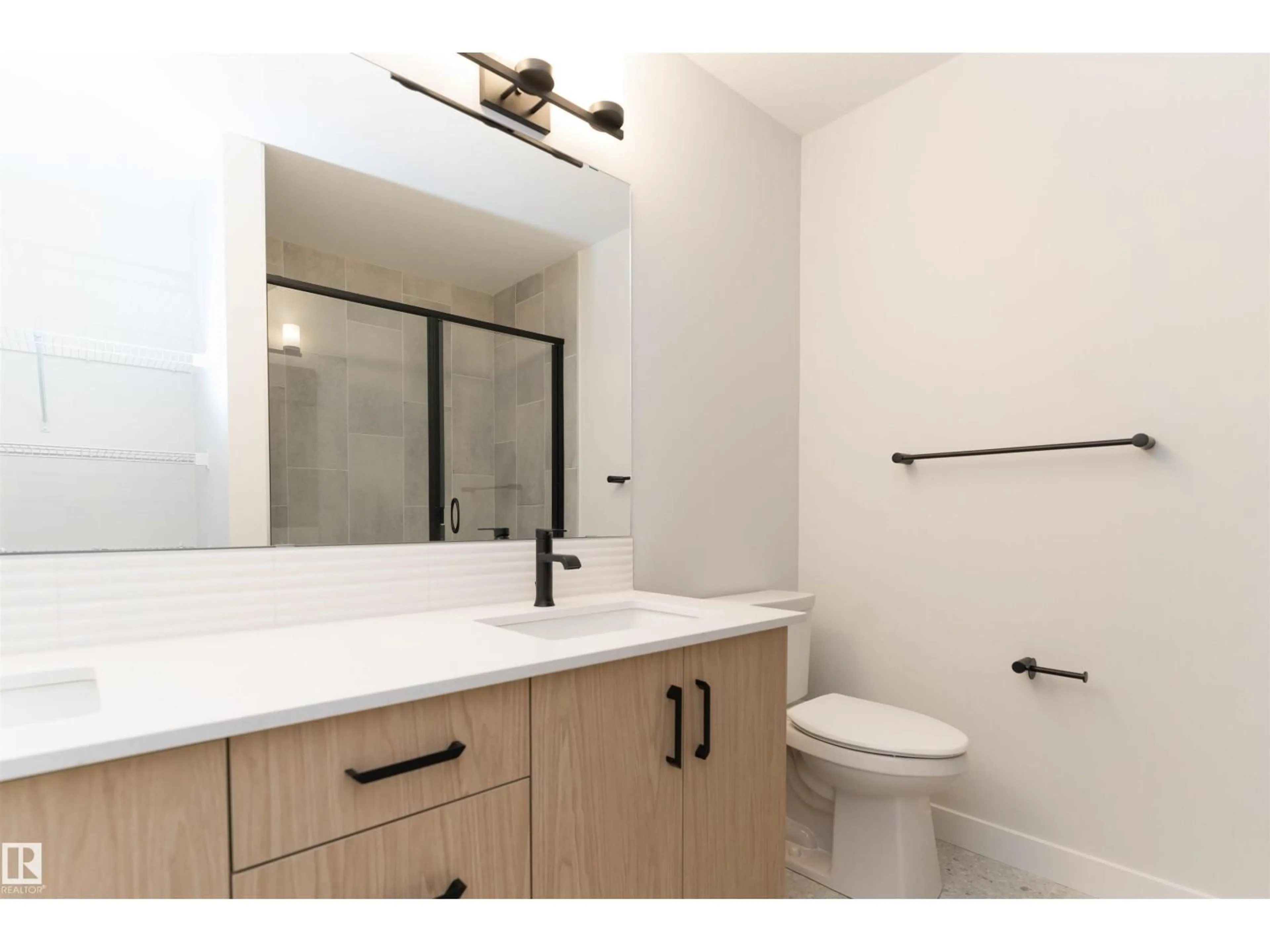 Standard bathroom, ceramic/tile floor for 5111 PILOT LN, Edmonton Alberta T5G2S5