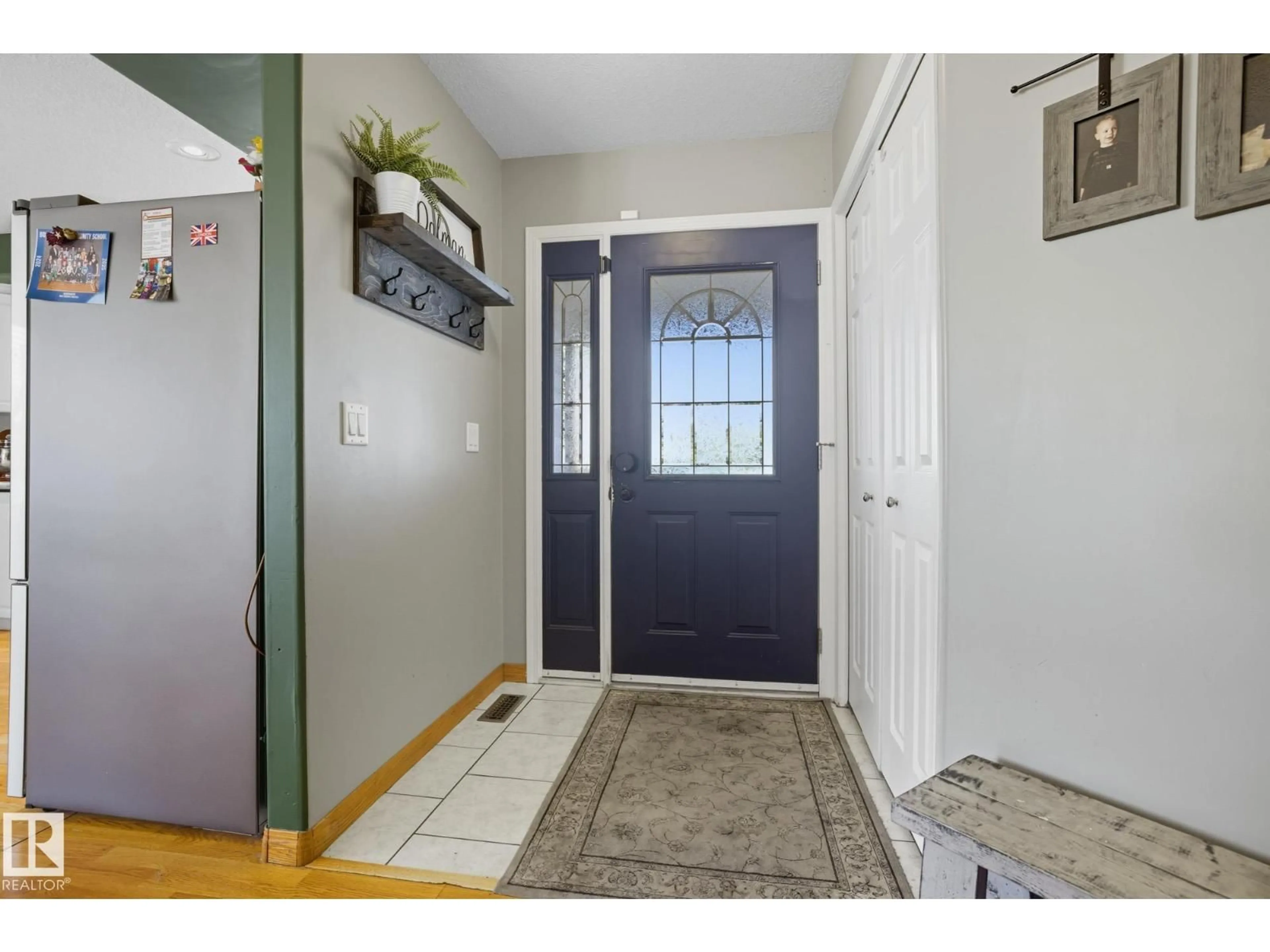 Indoor entryway for 5109 46 ST, Bon Accord Alberta T0A0K0