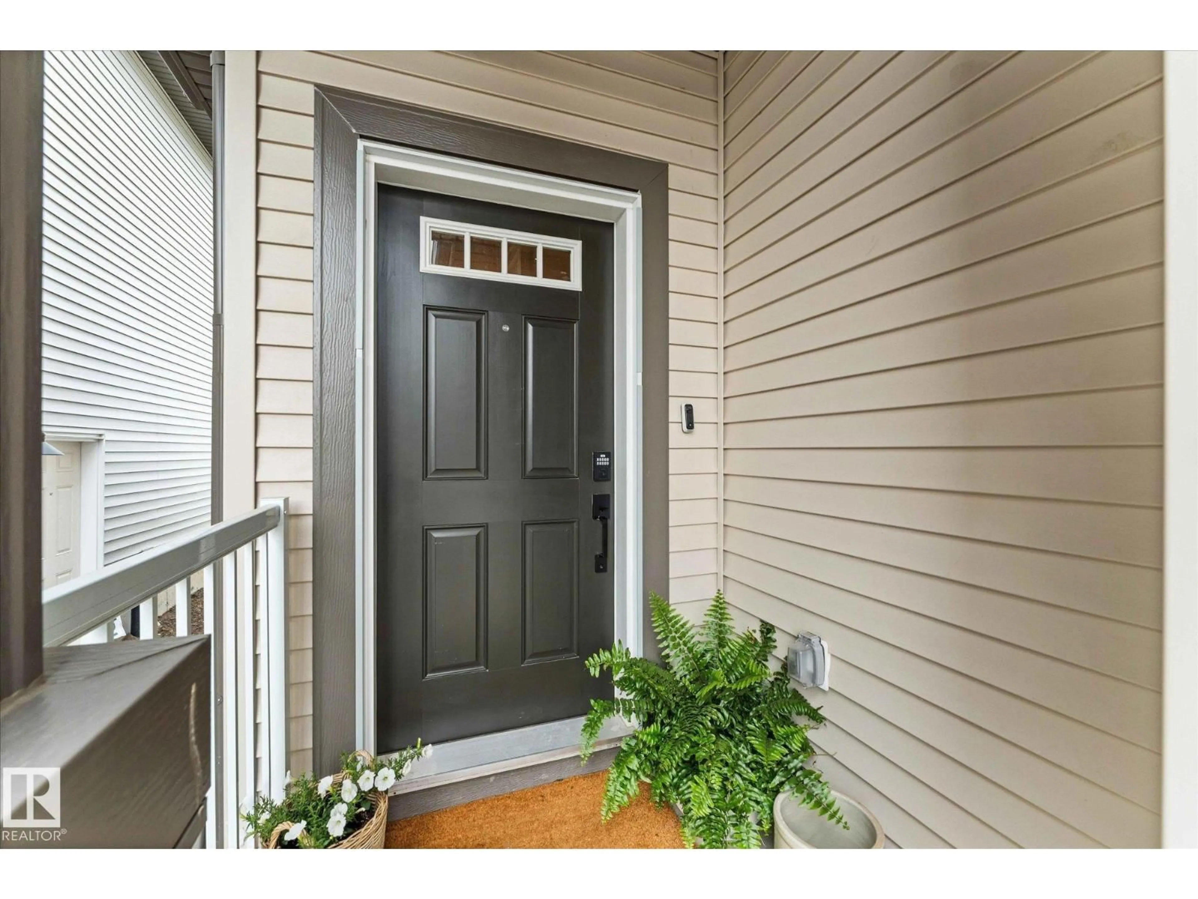 Indoor entryway for 17 SUMAC CL, Fort Saskatchewan Alberta T8L0J2