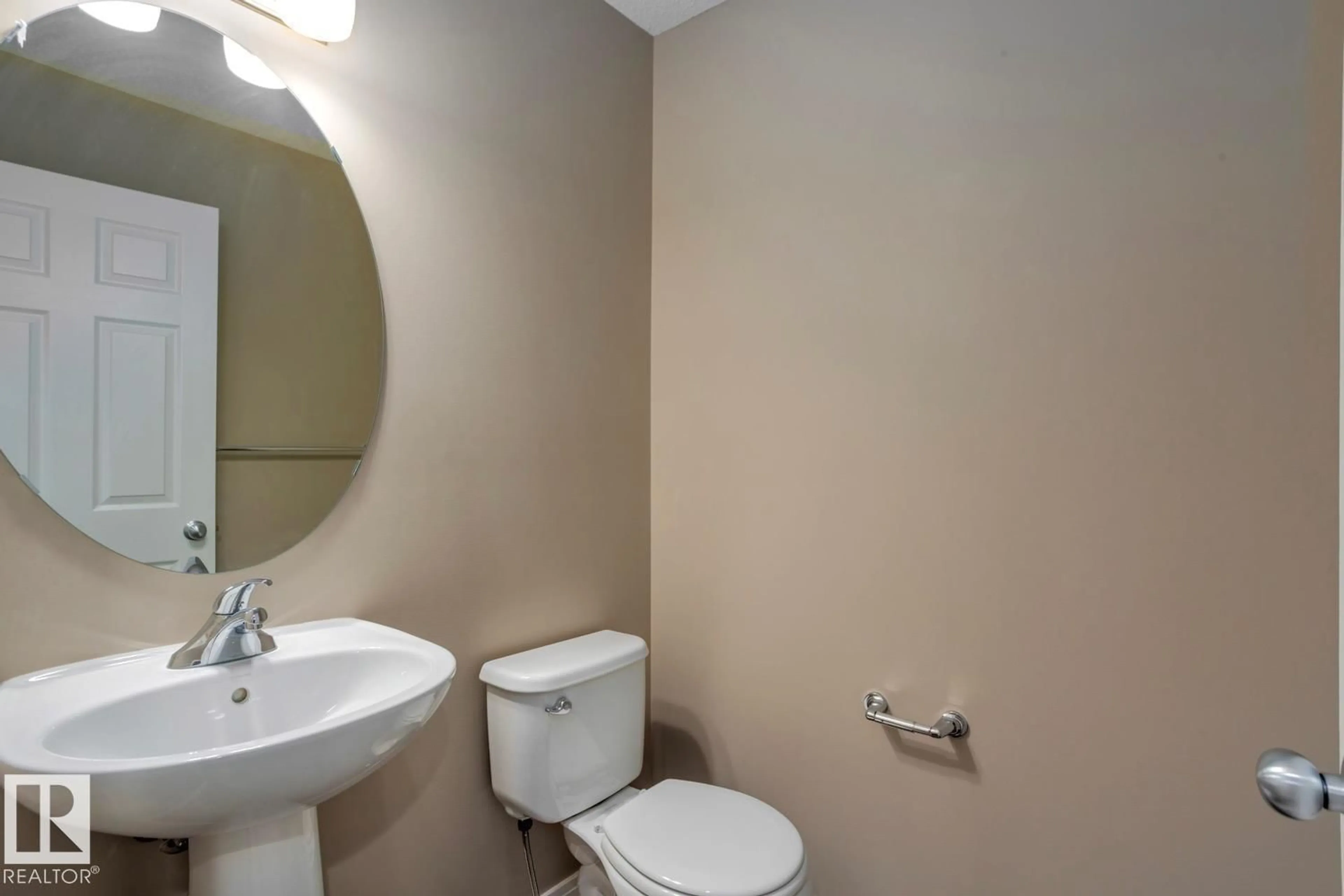 Standard bathroom, unknown for 3528 CLAXTON CR, Edmonton Alberta T6W0Z6