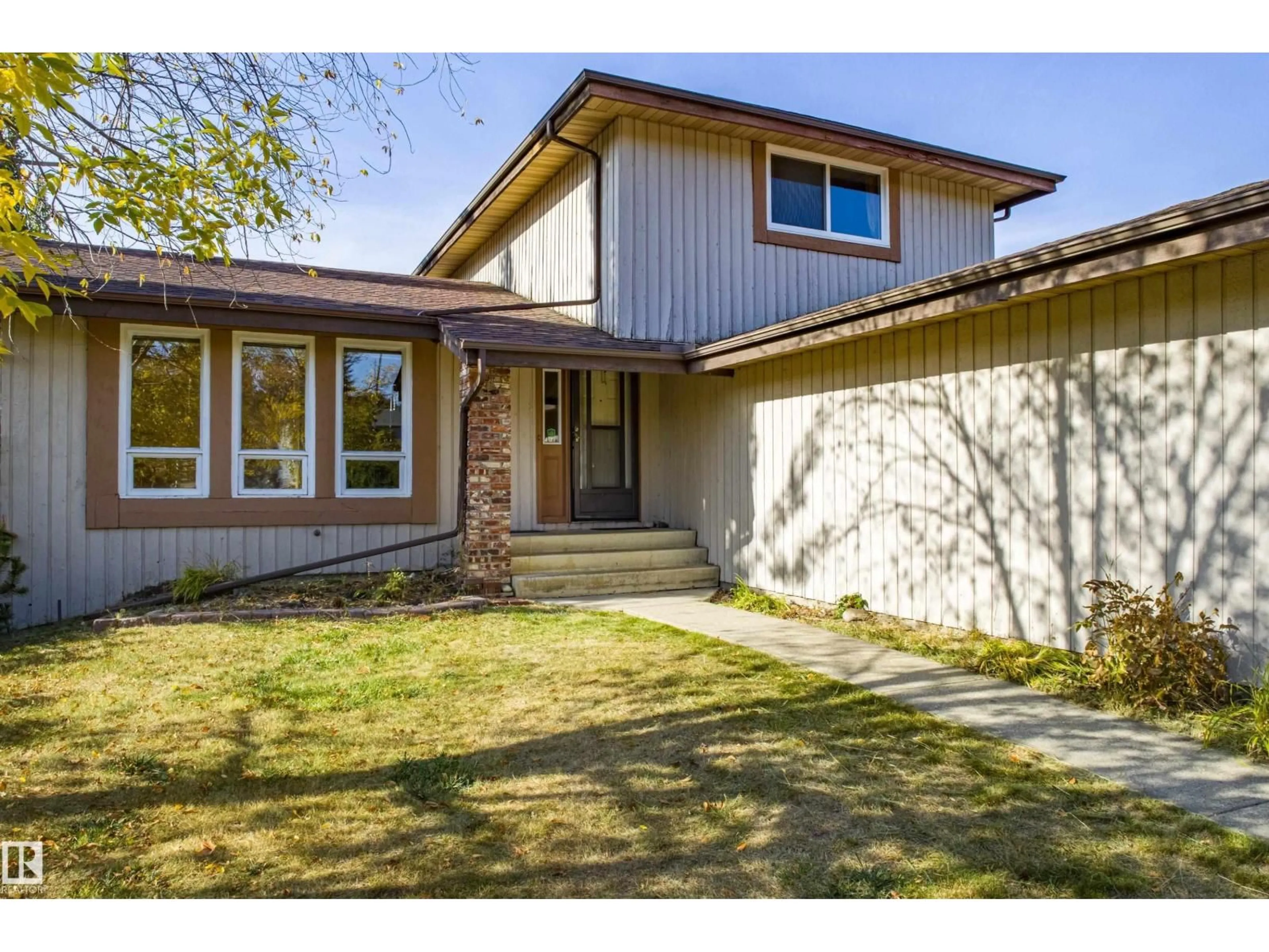 Home with brick exterior material, street for 59 WOODCREST AV, St. Albert Alberta T8N3H8