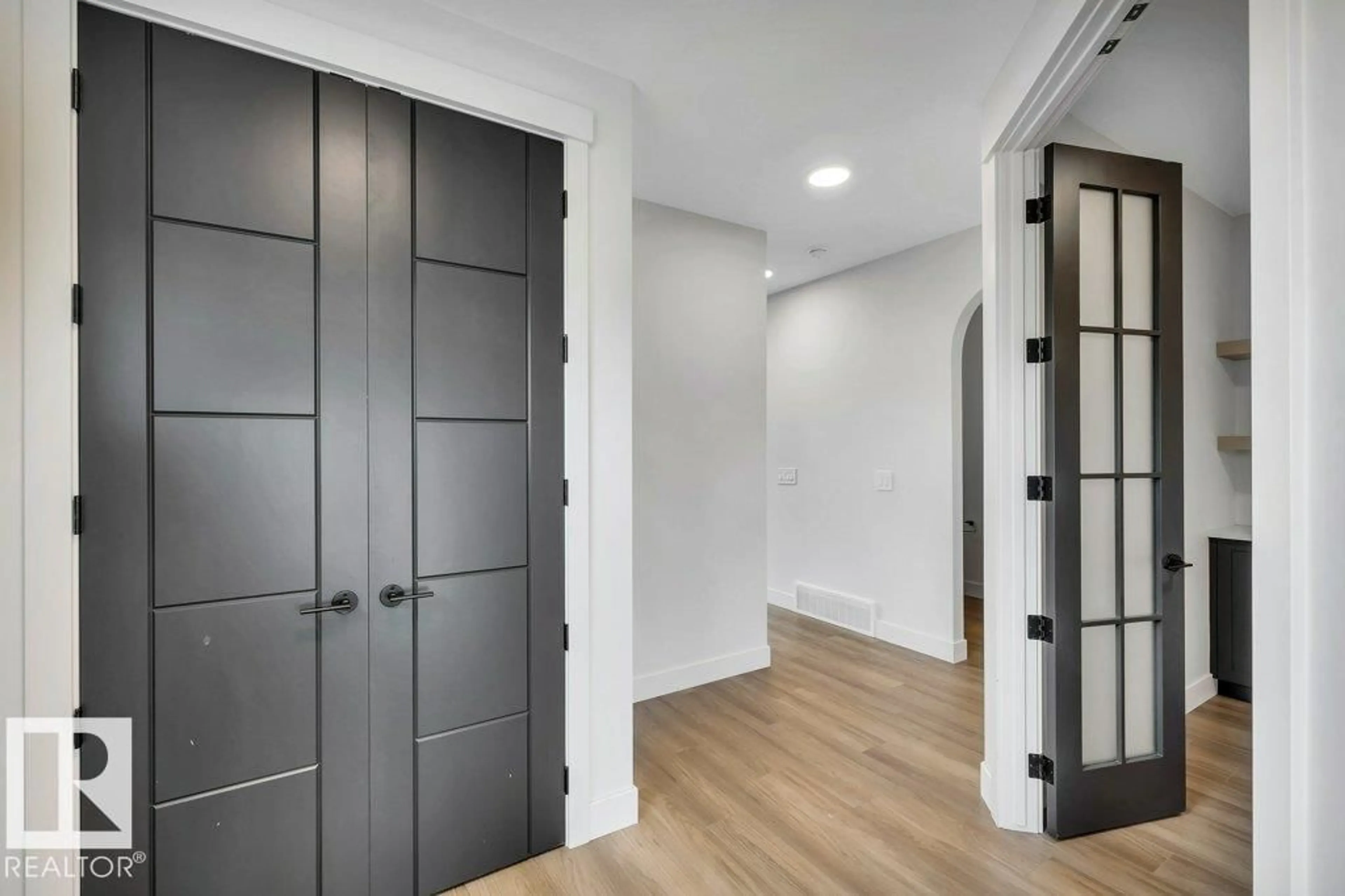 Indoor entryway for 80 HEMINGWAY CR, Spruce Grove Alberta T7X2L6