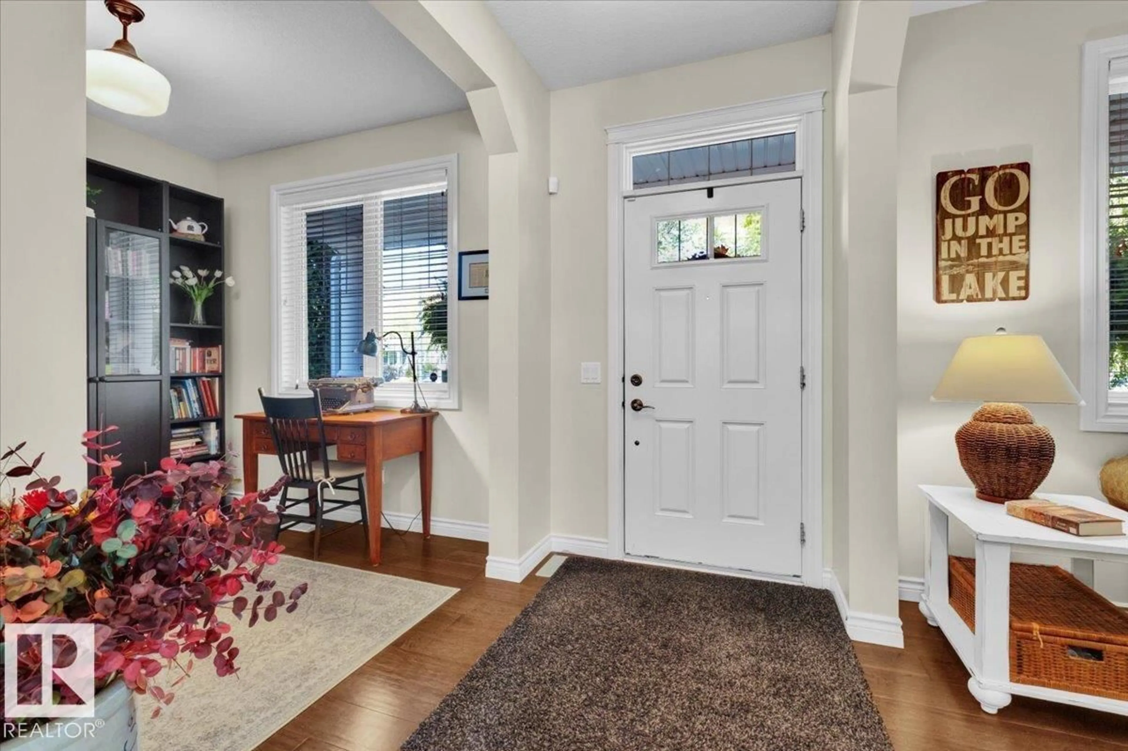 Indoor entryway for 8507 SUMMERSIDE GRANDE BV, Edmonton Alberta T6X0J1