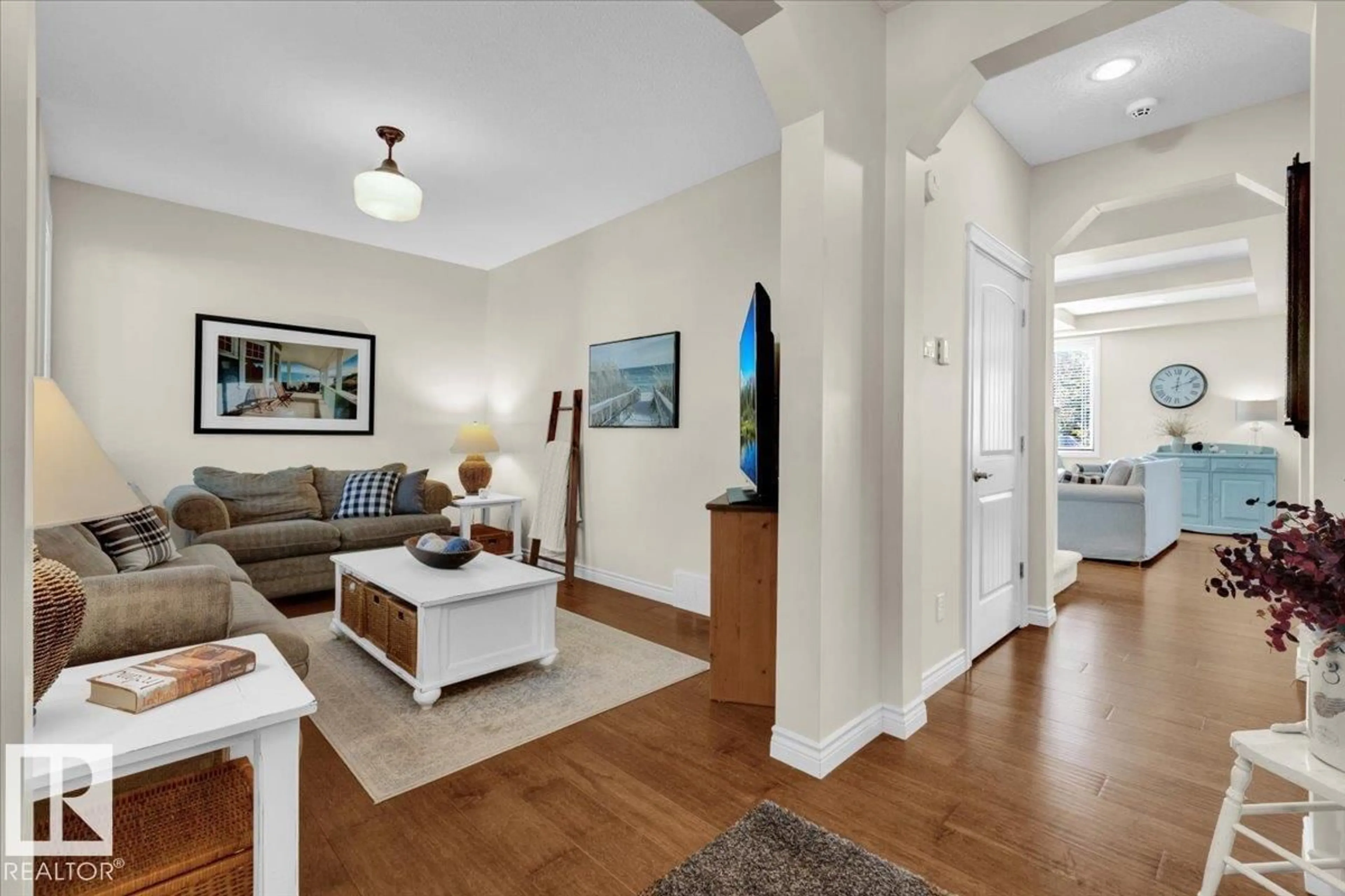 Indoor entryway for 8507 SUMMERSIDE GRANDE BV, Edmonton Alberta T6X0J1