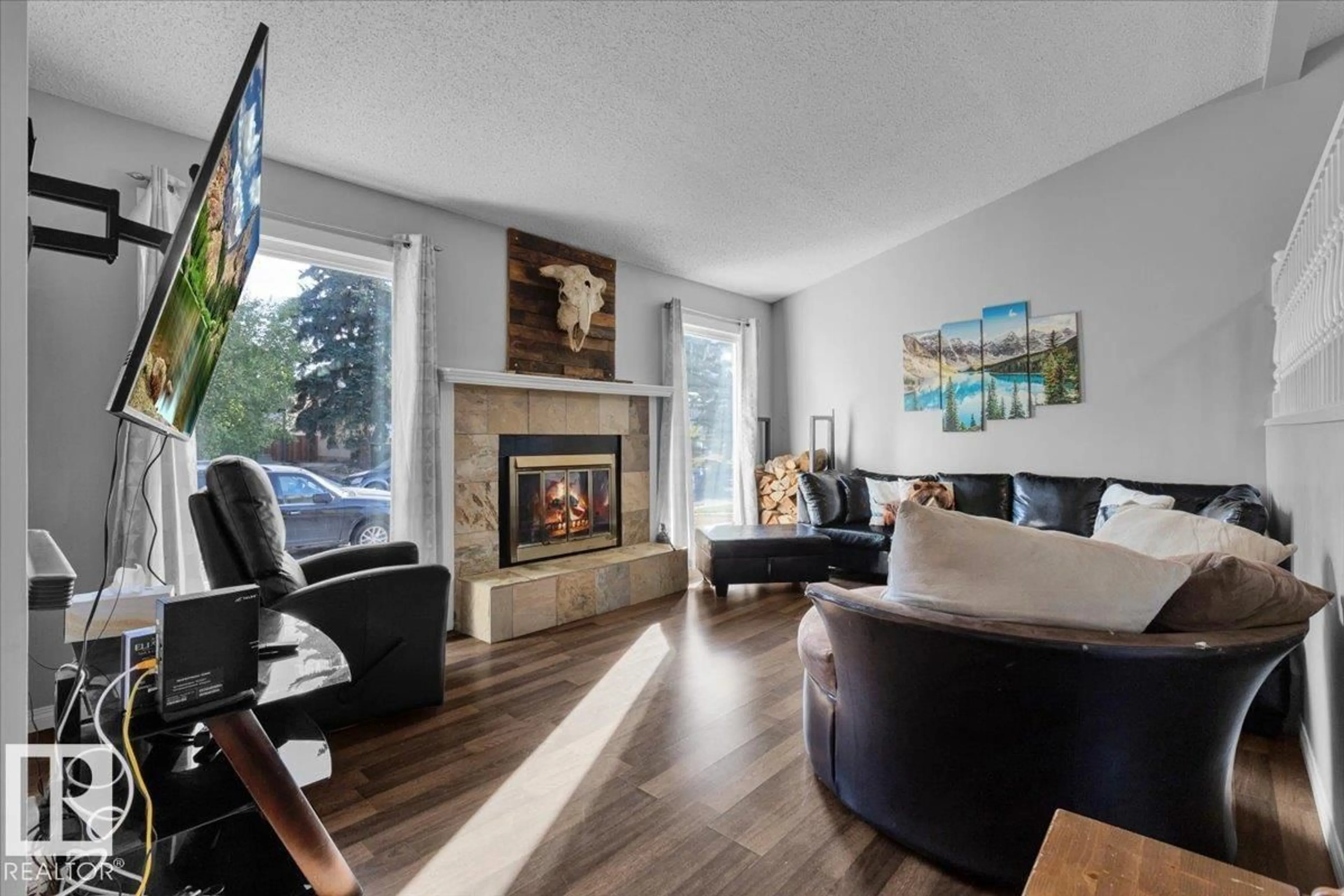 Living room with furniture, unknown for 4318 38 ST, Edmonton Alberta T6L4K4