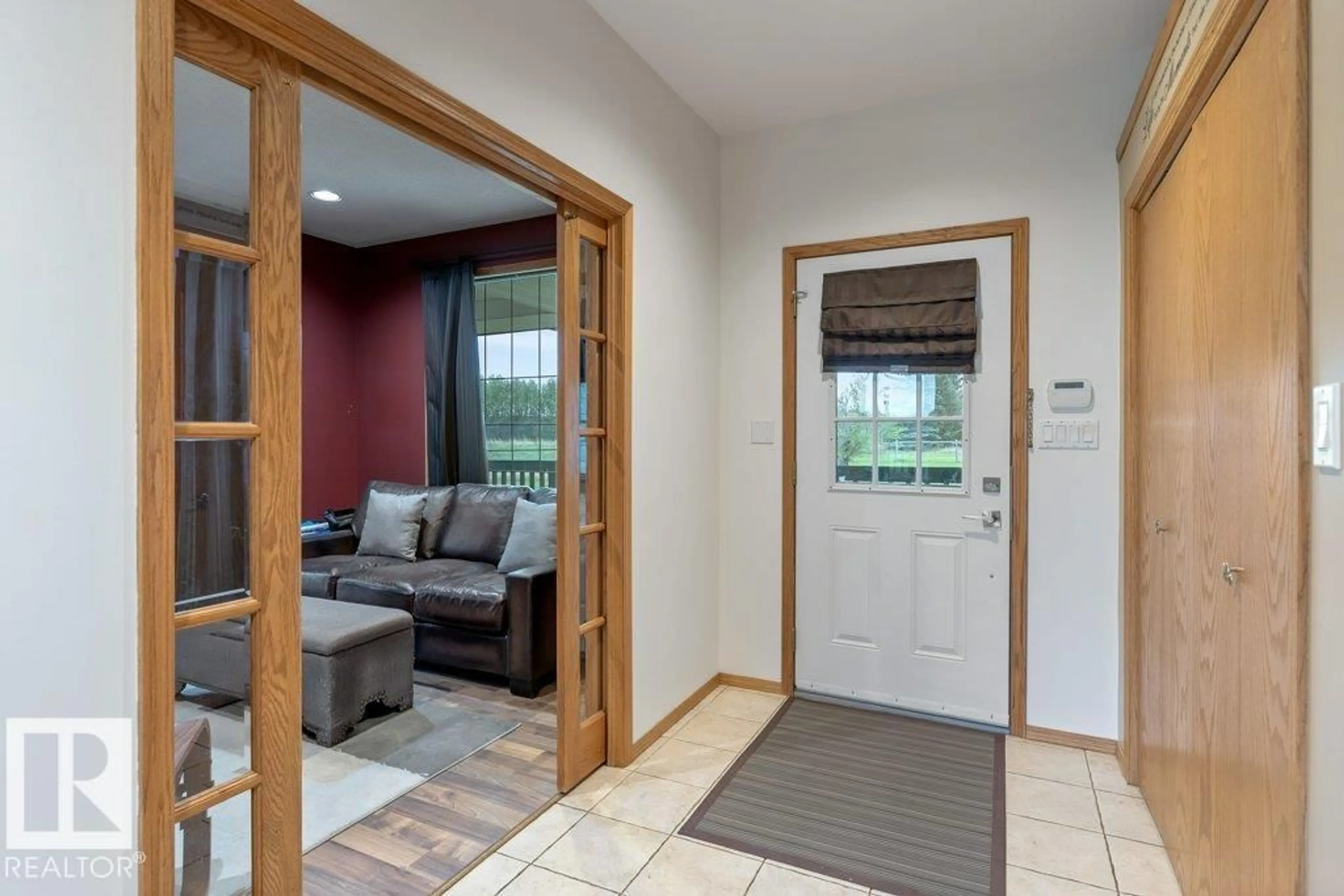 Indoor entryway for 10911A ATIM RD, Rural Parkland County Alberta T7X6L9