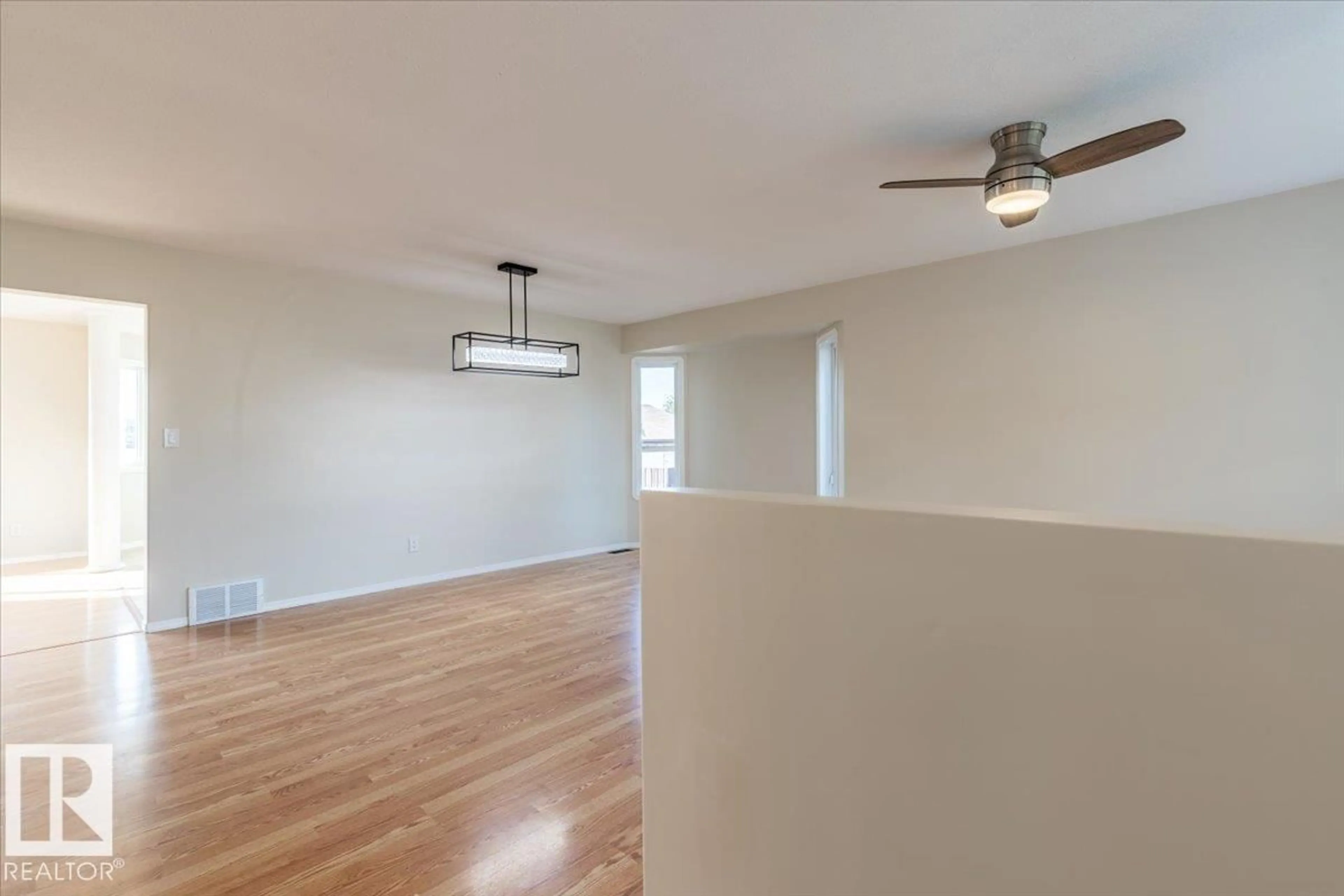 A pic of a room for 225 PARKVIEW DR, Wetaskiwin Alberta T9A3J8