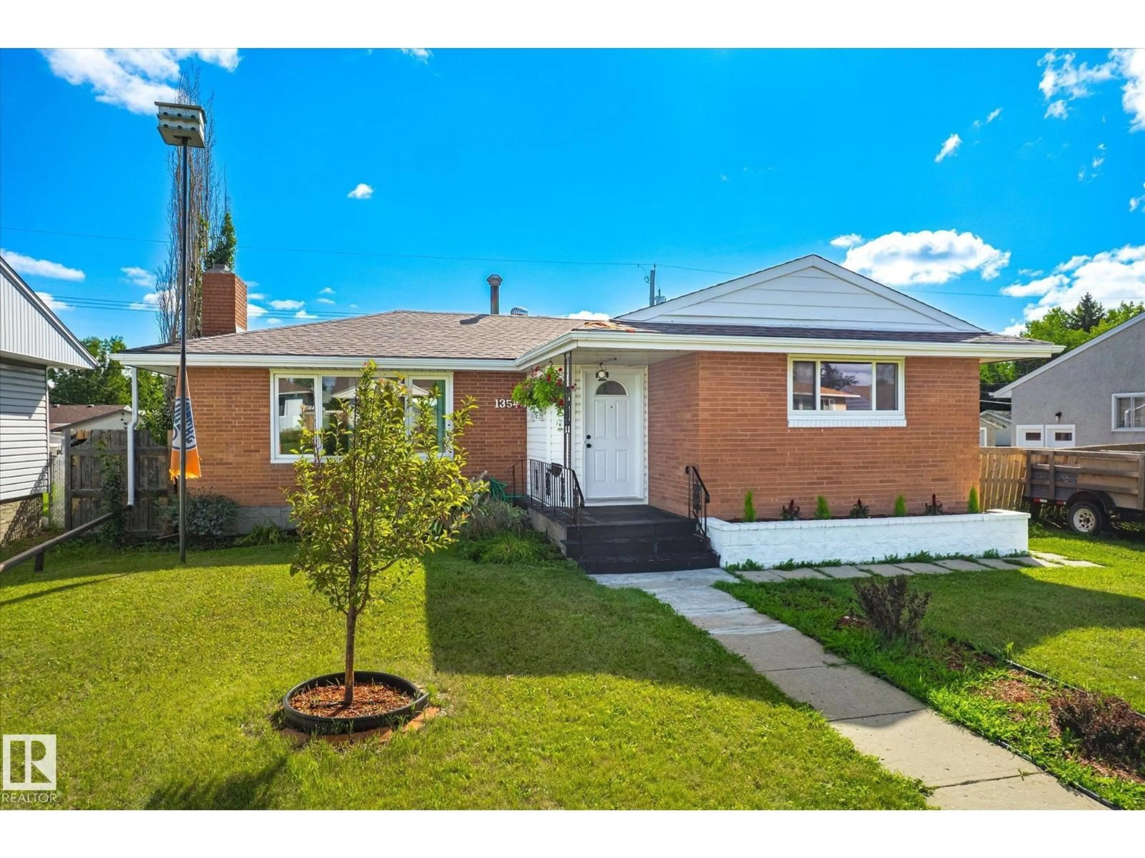 Home with brick exterior material, street for 13543 139 ST, Edmonton Alberta T5L2C5