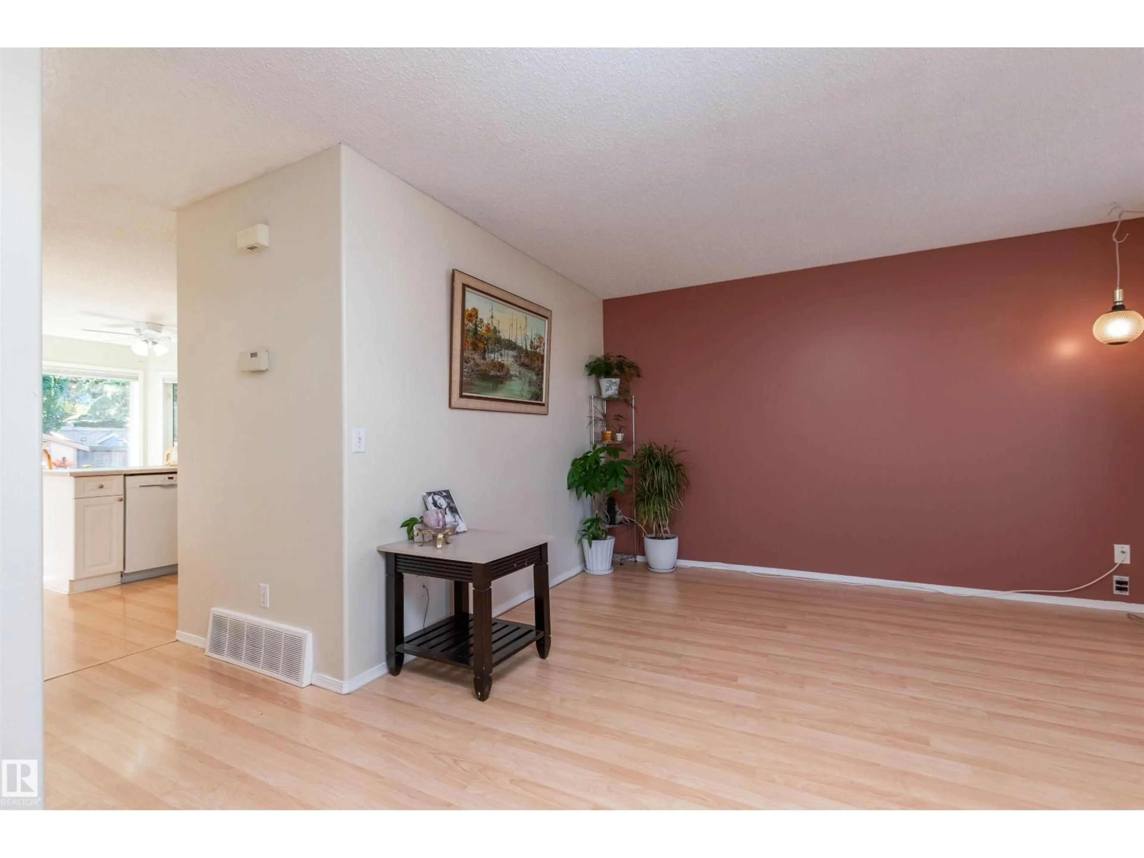 Indoor entryway for 955 NORMANDY LN, Sherwood Park Alberta T8A5X6