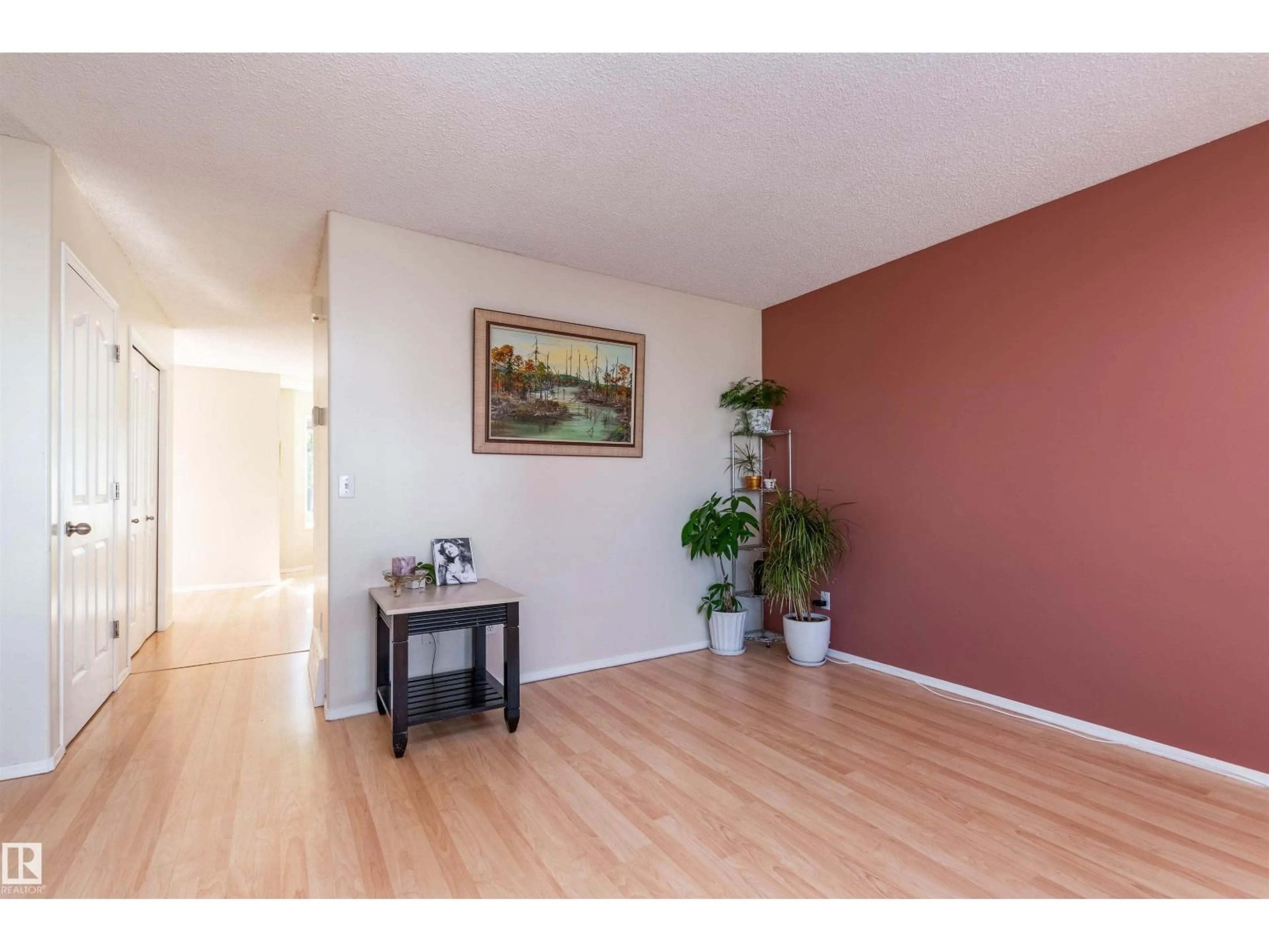 Indoor entryway for 955 NORMANDY LN, Sherwood Park Alberta T8A5X6
