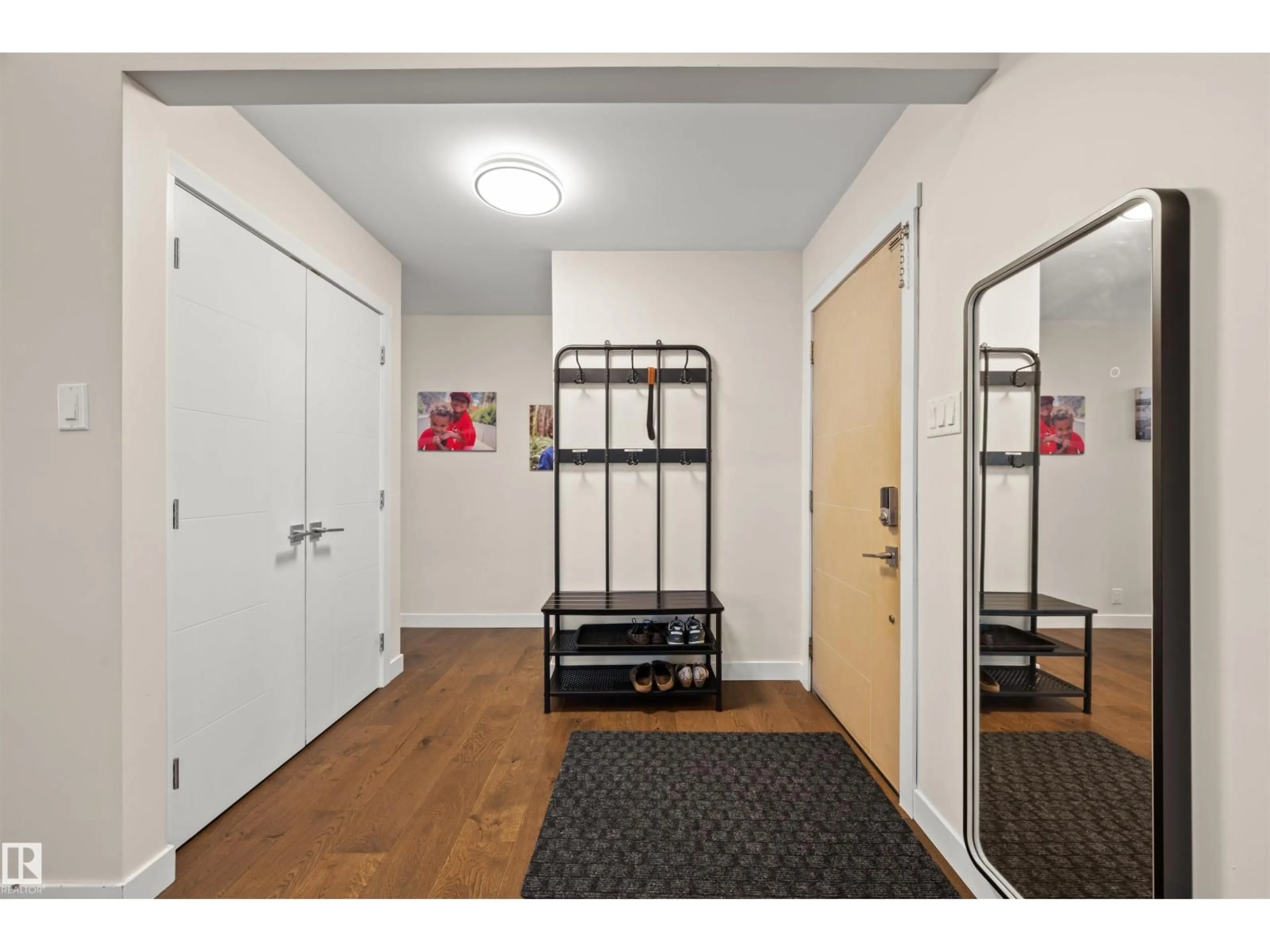 Indoor entryway for 8608 CONNORS RD, Edmonton Alberta T6C4B4