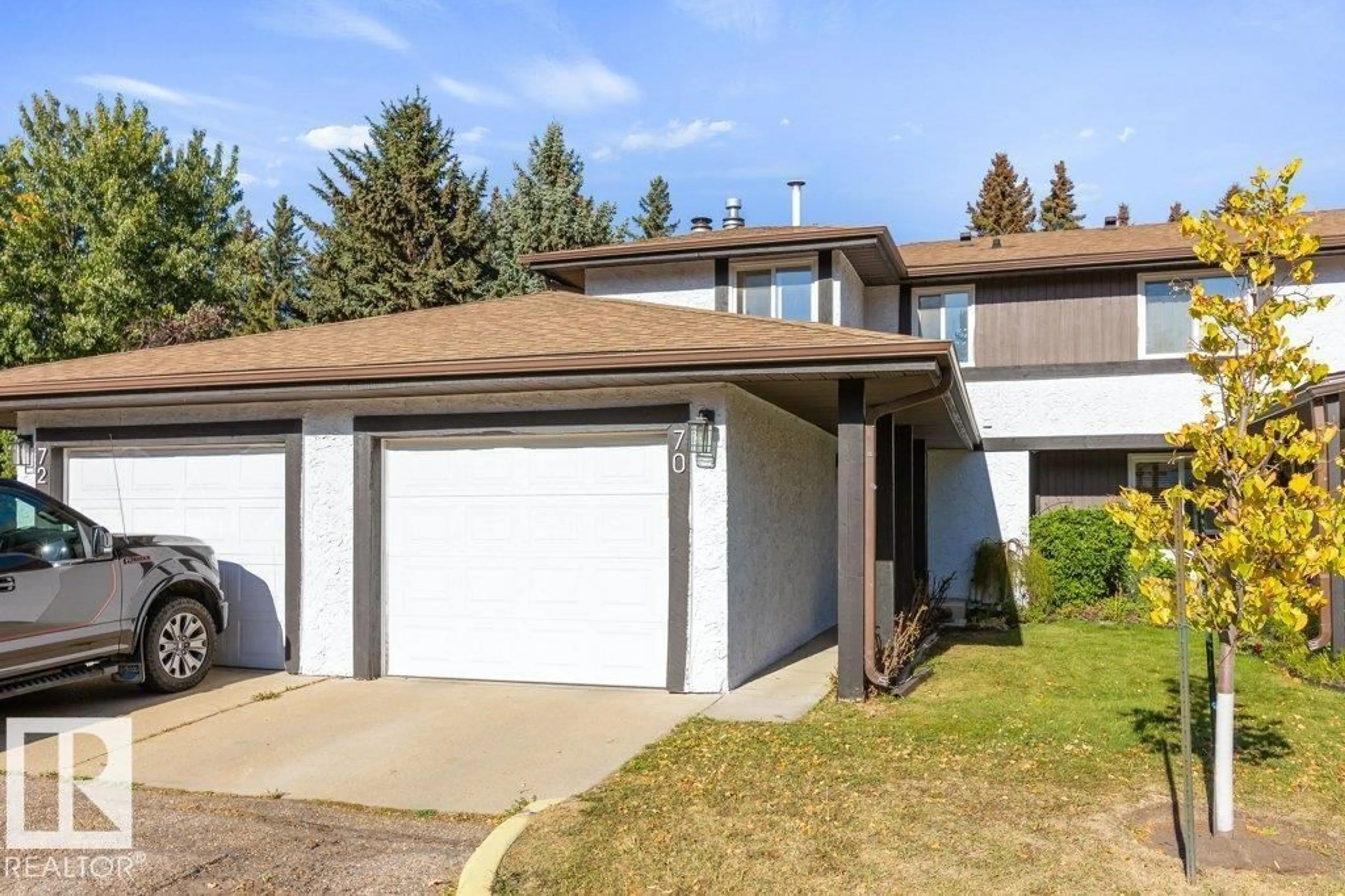 Home with vinyl exterior material, street for 70 FOREST GV, St. Albert Alberta T8N3X6