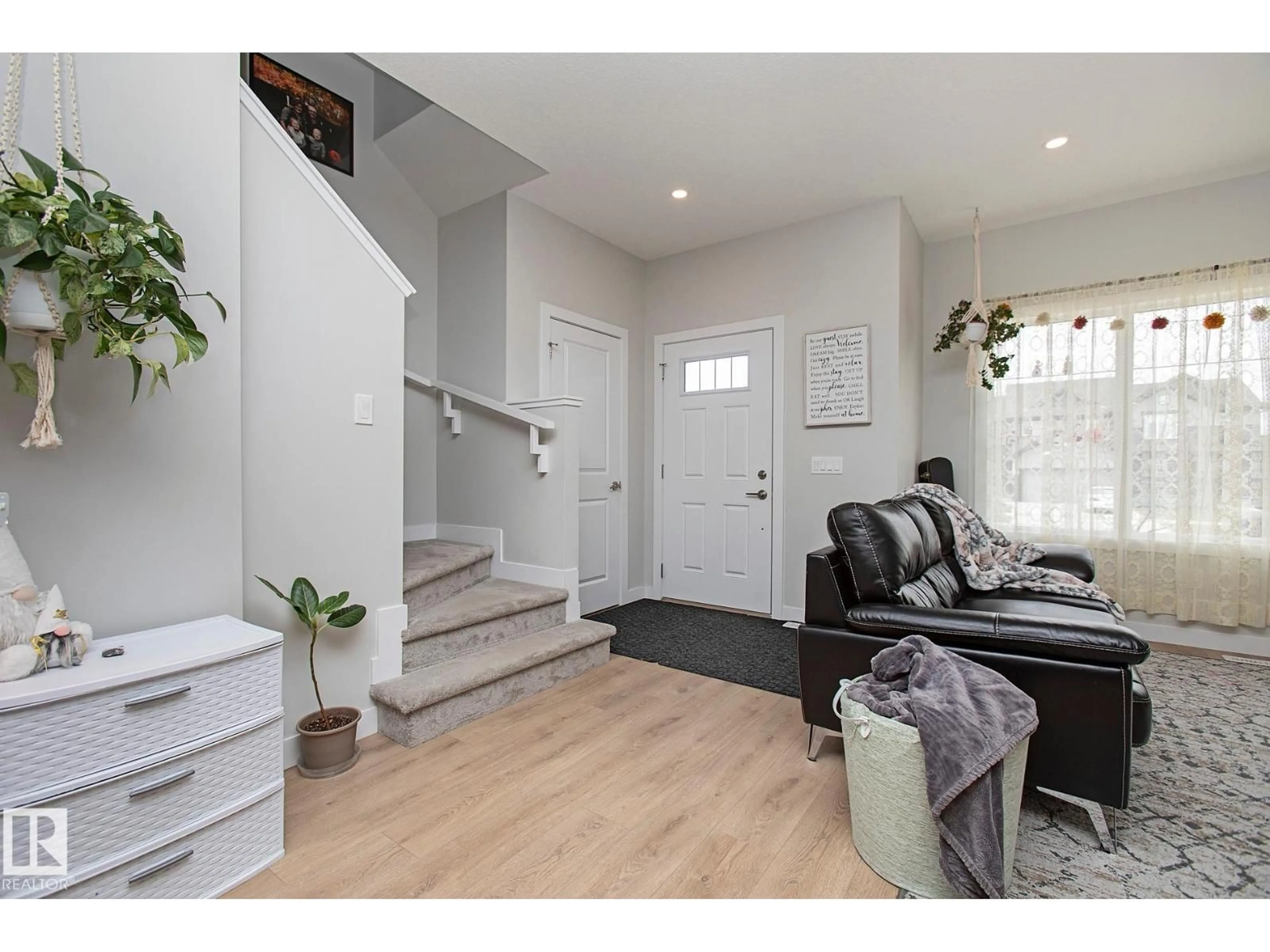 Indoor entryway for 41 SIENNA BV, Fort Saskatchewan Alberta T8L0W3