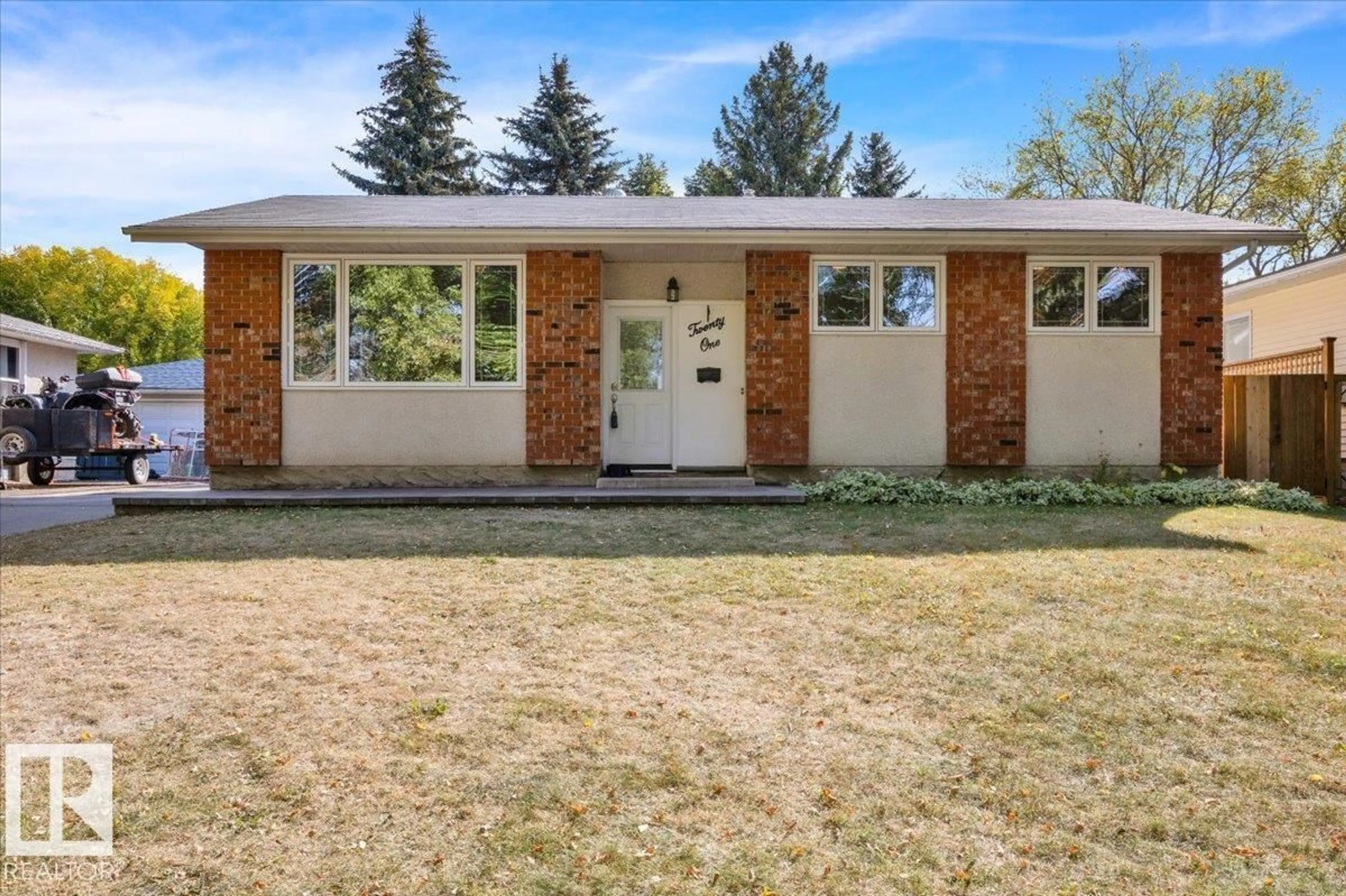 Home with brick exterior material, street for 21 FERNWOOD CR, St. Albert Alberta T8N1Y3