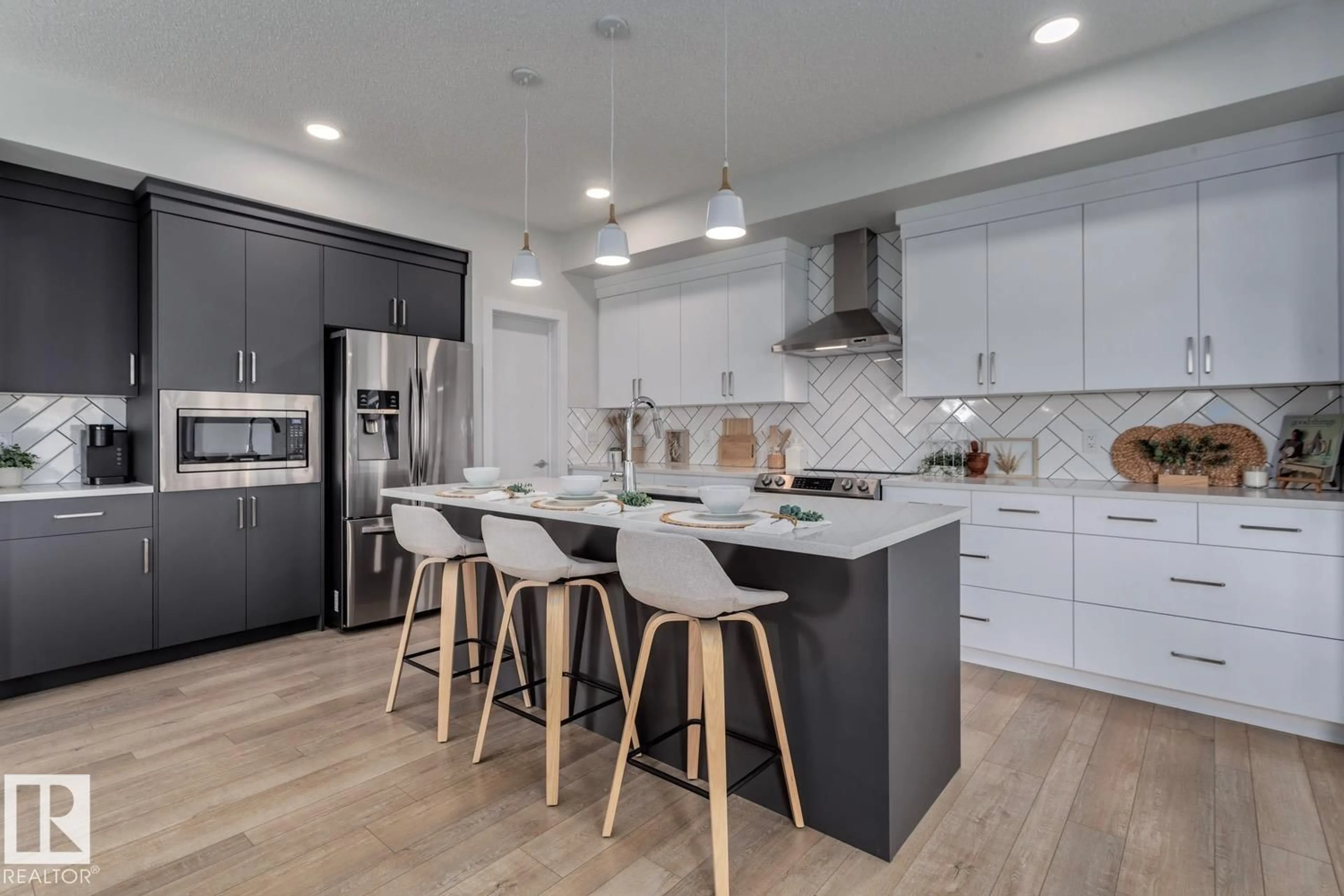 Contemporary kitchen, unknown for 4601 - 4601 66 ST, Beaumont Alberta T4X2X5