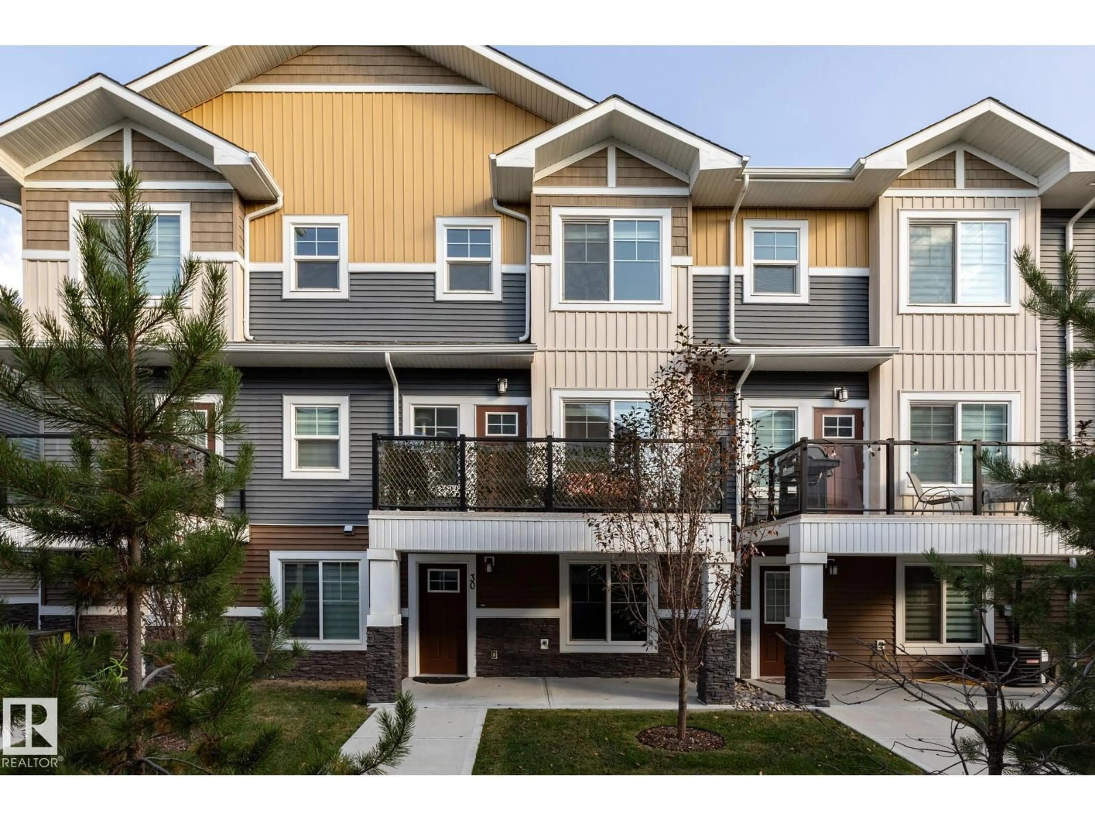 Home with vinyl exterior material, unknown for #30 - 230 EDGEMONT RD, Edmonton Alberta T6M0Y8
