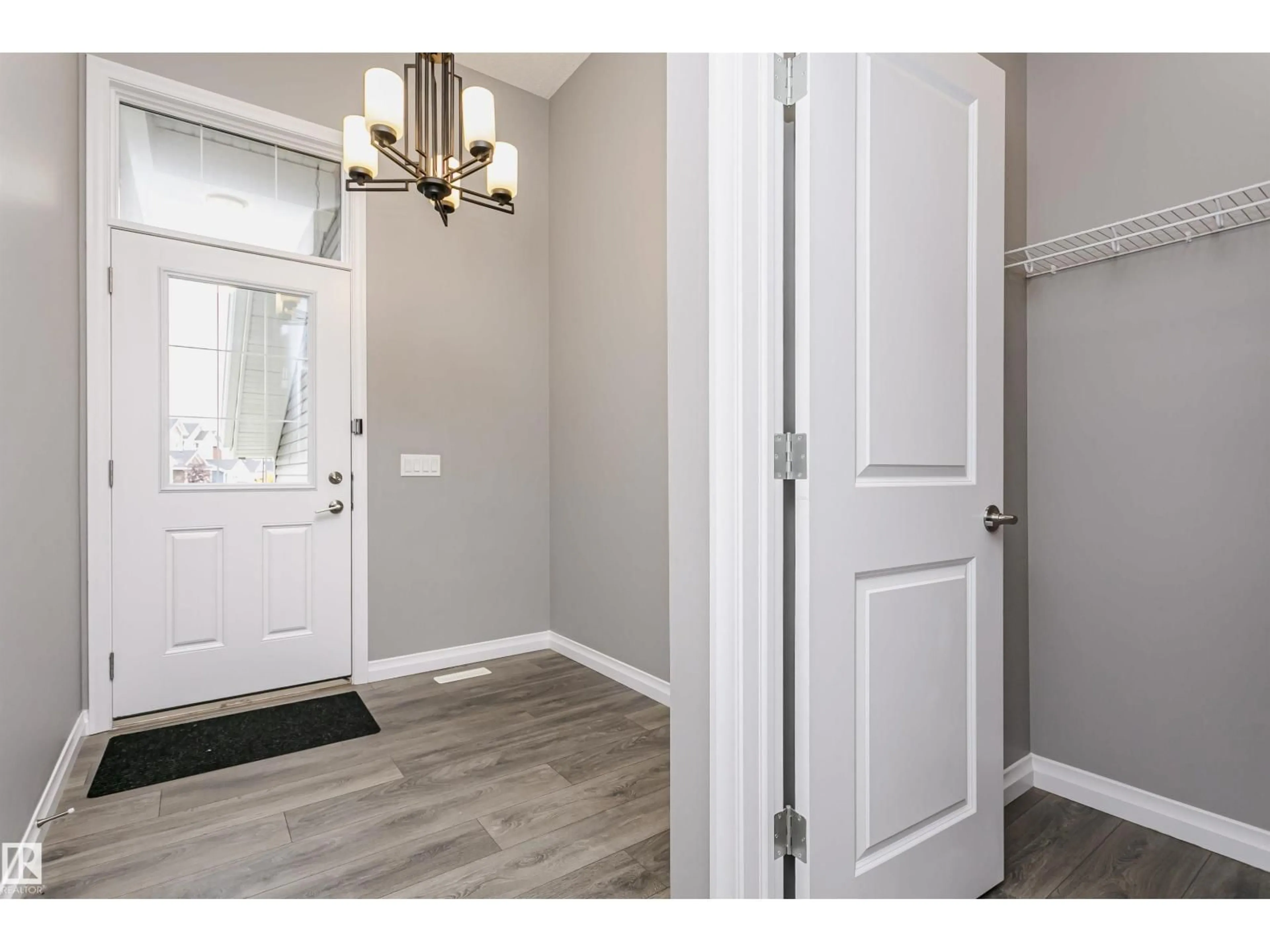 Indoor entryway for 409 SIMPKINS WD, Leduc Alberta T9E0Y3