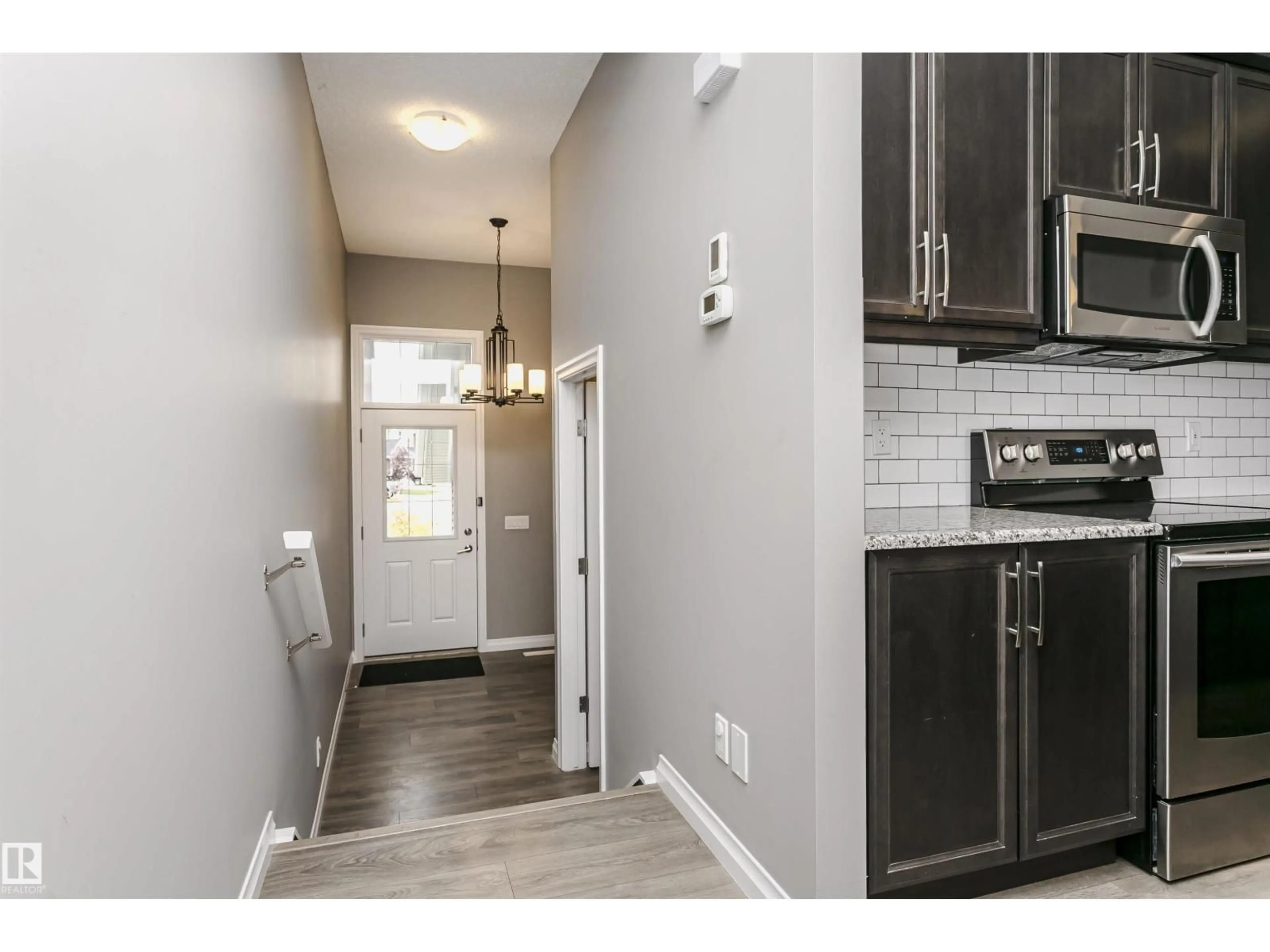Indoor entryway for 409 SIMPKINS WD, Leduc Alberta T9E0Y3