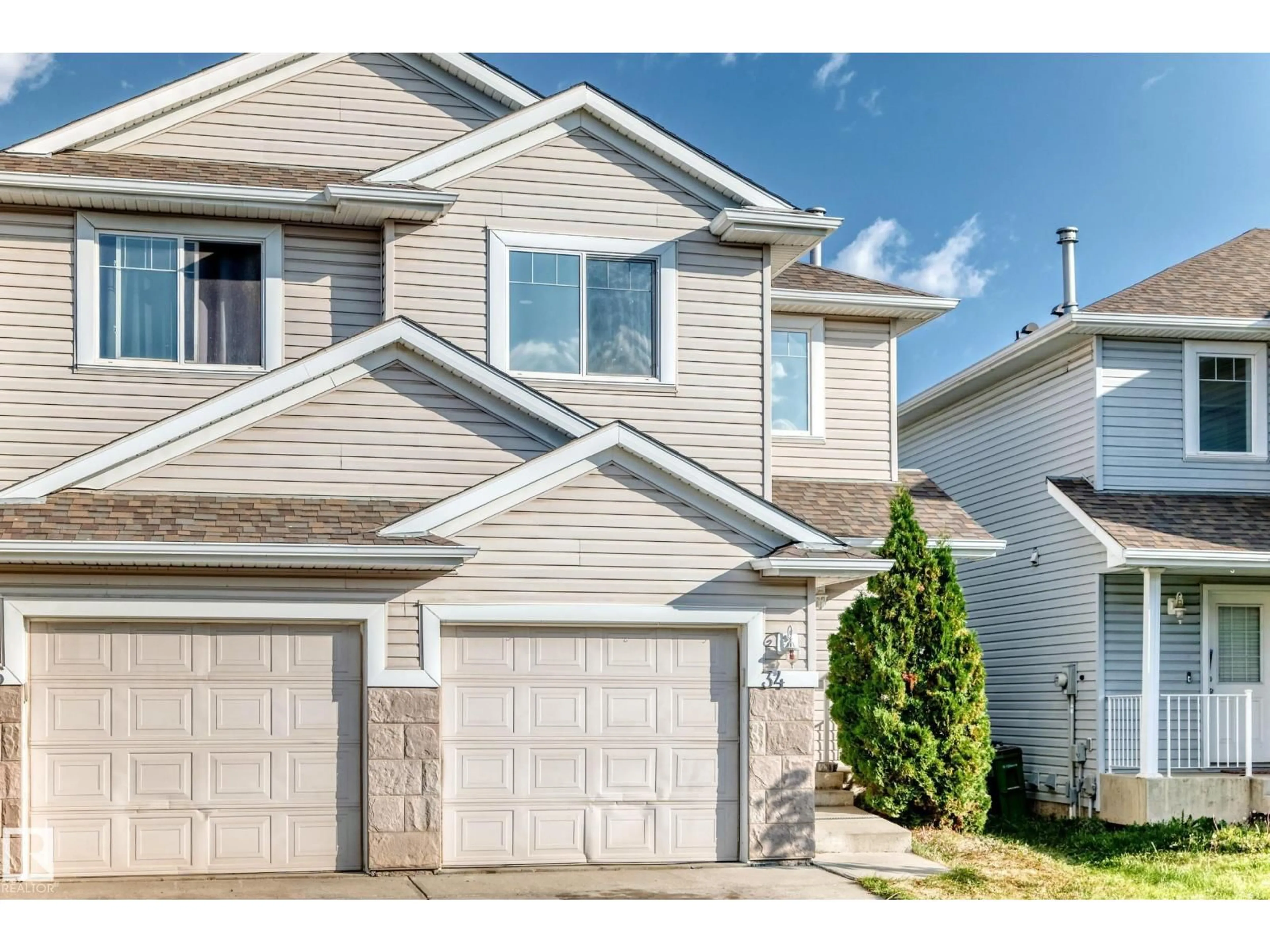 Home with vinyl exterior material, street for #34 - 2021 GRANTHAM CT, Edmonton Alberta T5T6V7