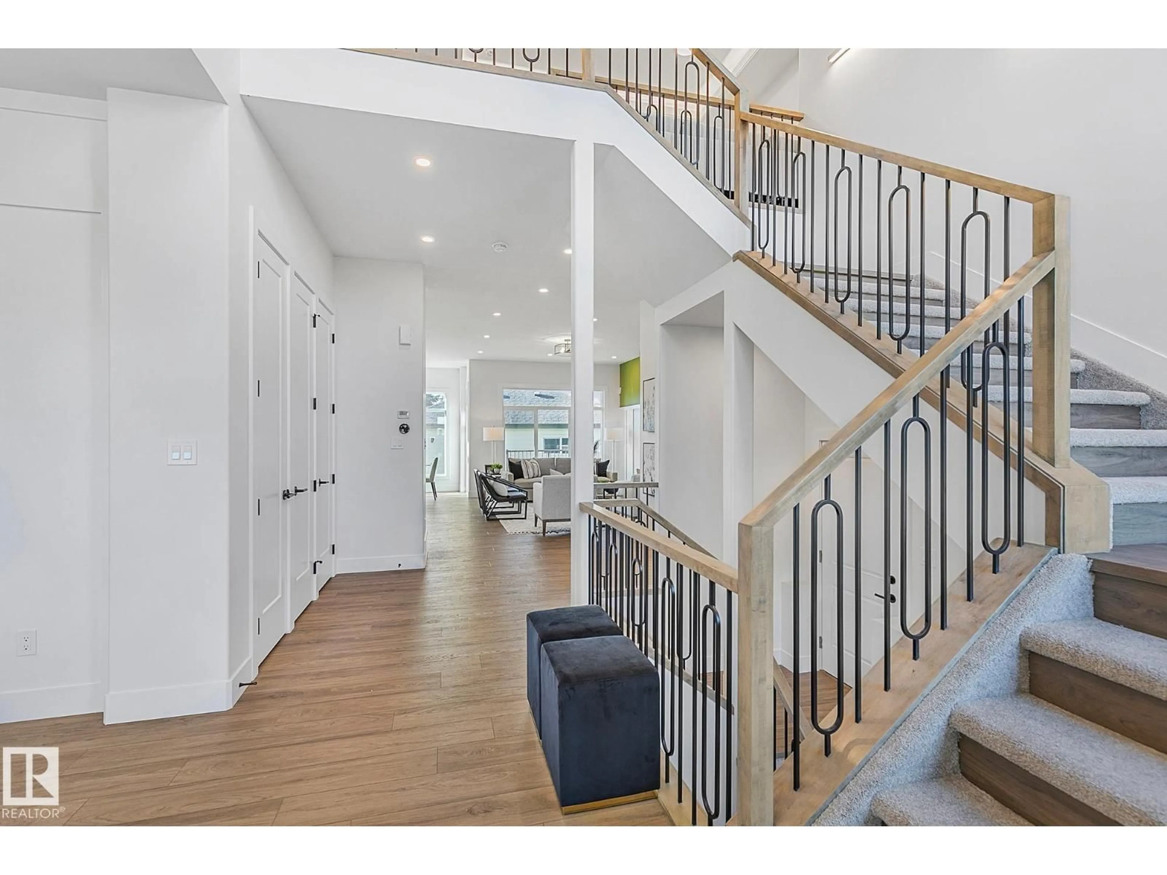 Indoor entryway for NW - 14717 88 AV, Edmonton Alberta T5R4J9