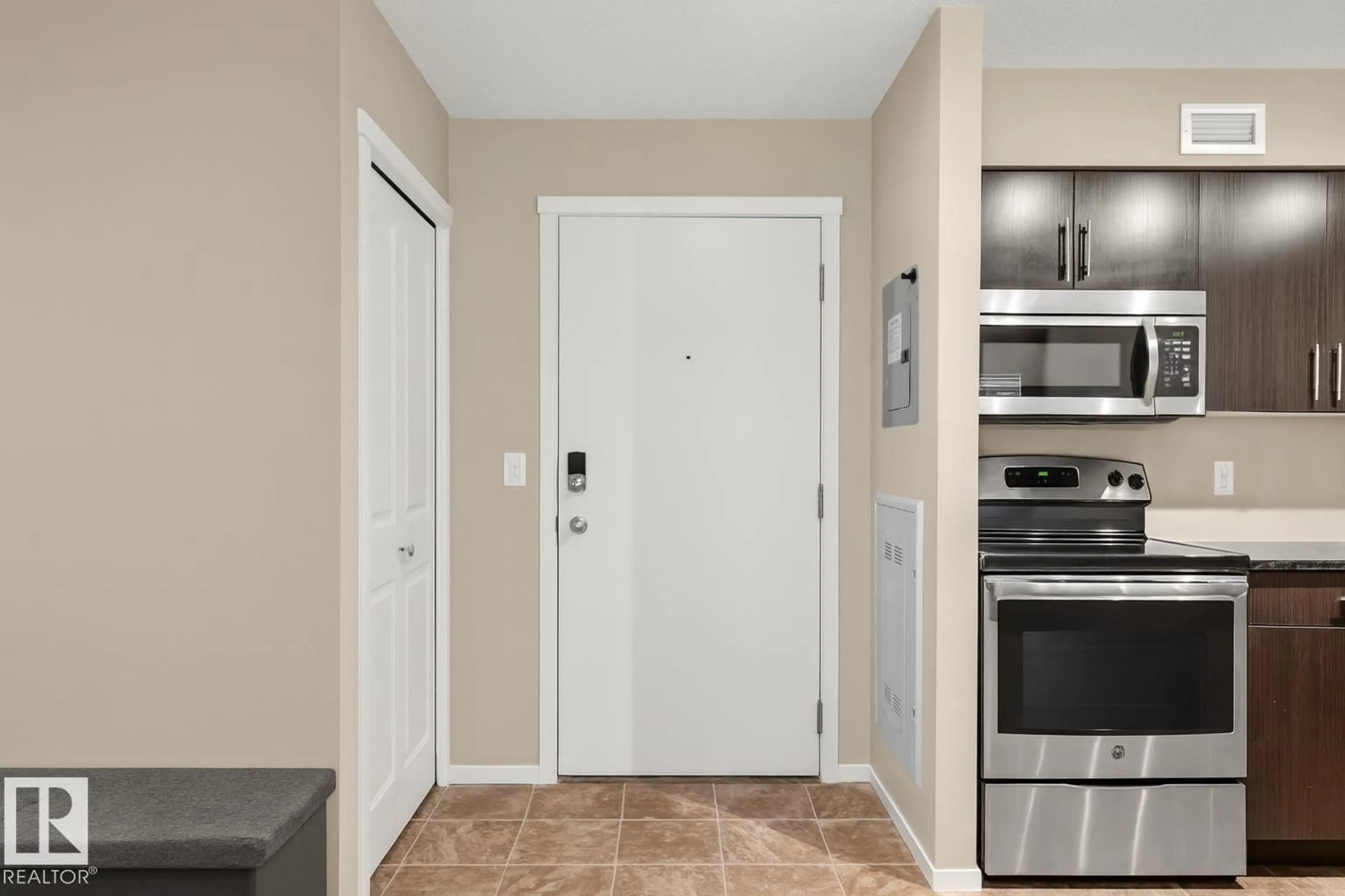Indoor entryway for #205 - 5810 MULLEN PL, Edmonton Alberta T6R0W3
