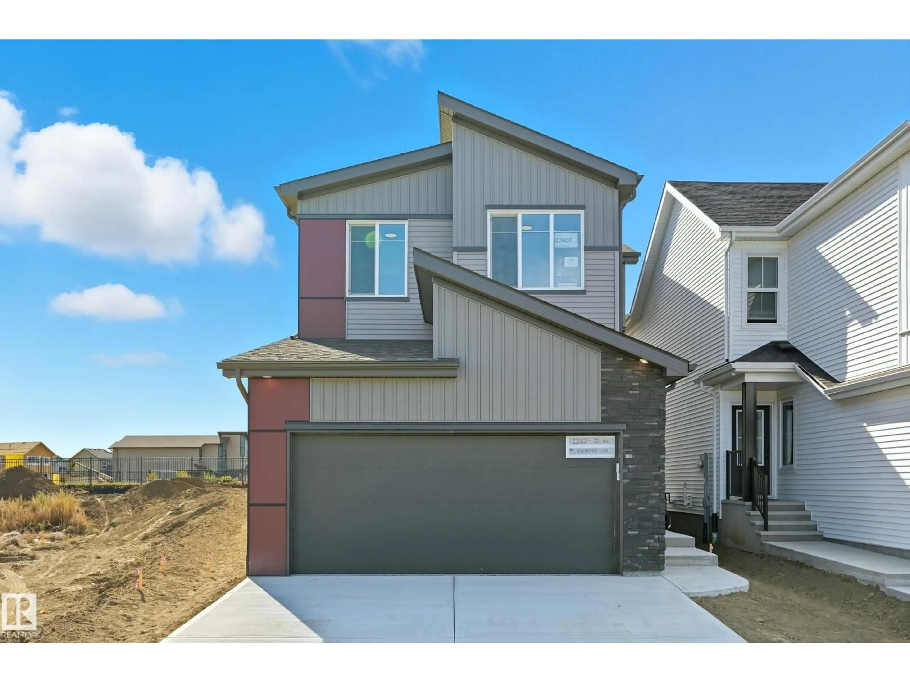 Home with vinyl exterior material, street for 22607 90 AV, Edmonton Alberta T5T7X1