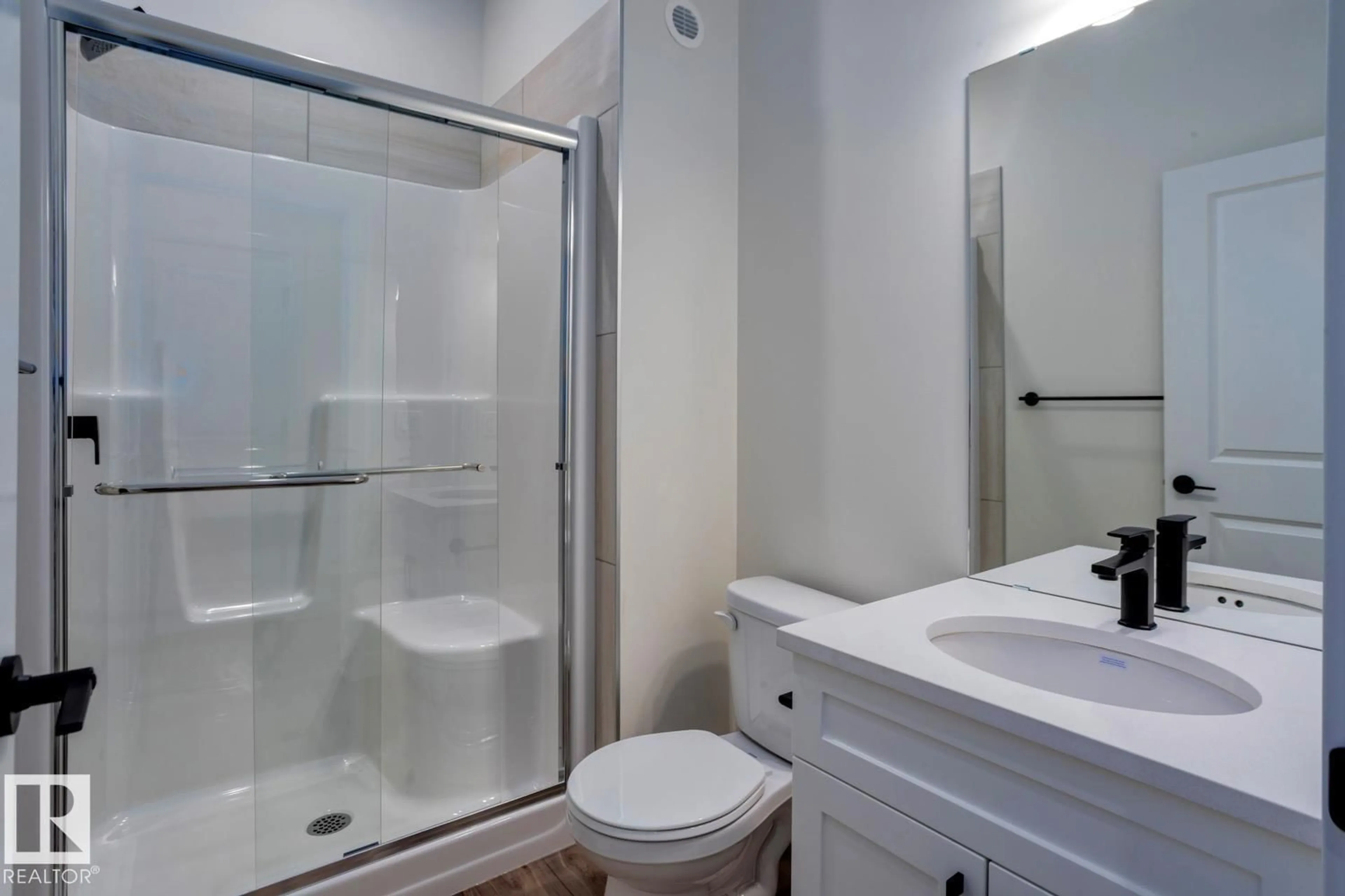 Standard bathroom, unknown for 319 28 ST, Edmonton Alberta T6X1A7