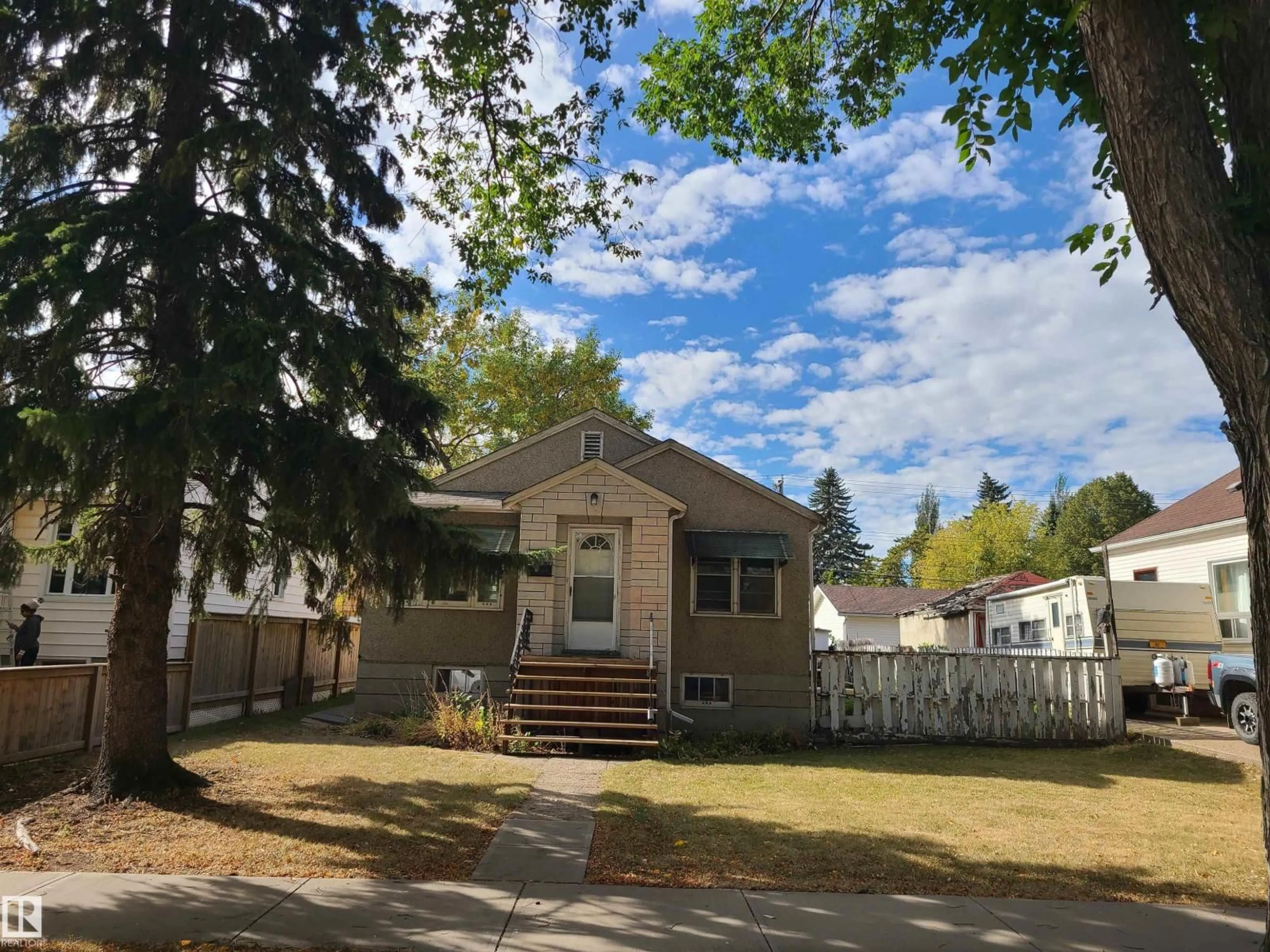 Unknown for 12414 90 ST, Edmonton Alberta T5B3Z8