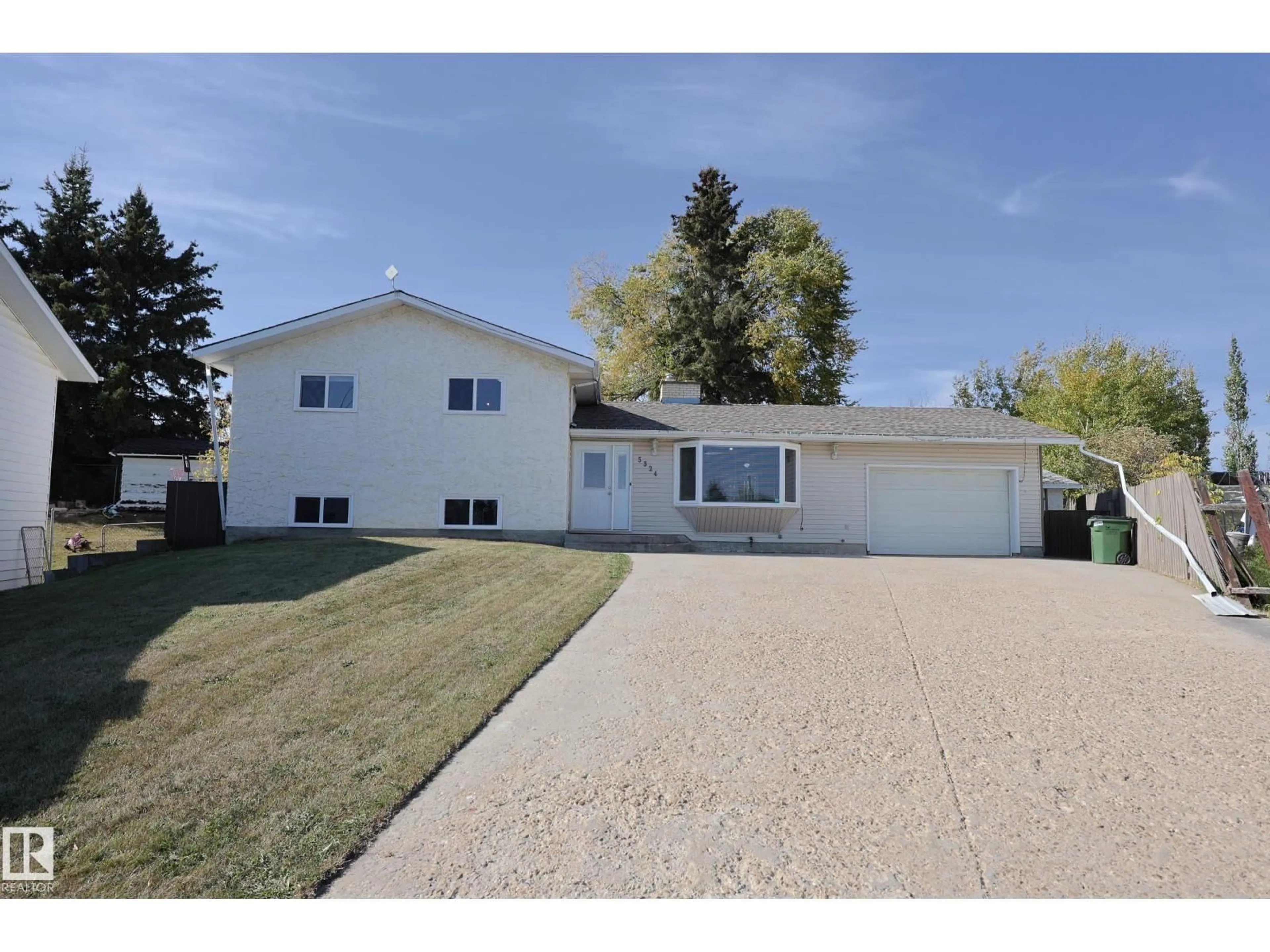 Home with vinyl exterior material, street for 5324 49 AV, Onoway Alberta T0E1V0