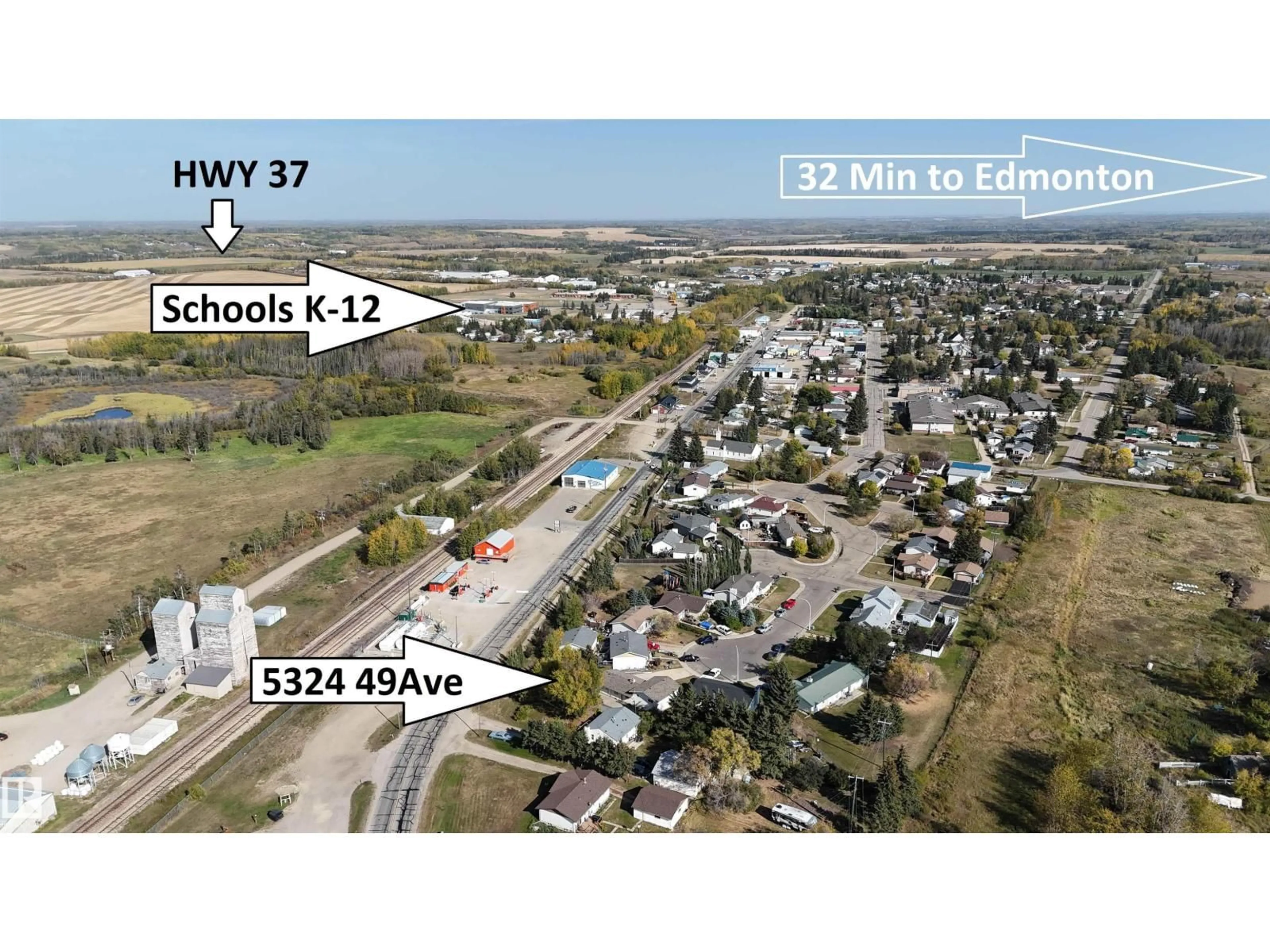 A pic from outside/outdoor area/front of a property/back of a property/a pic from drone, street for 5324 49 AV, Onoway Alberta T0E1V0