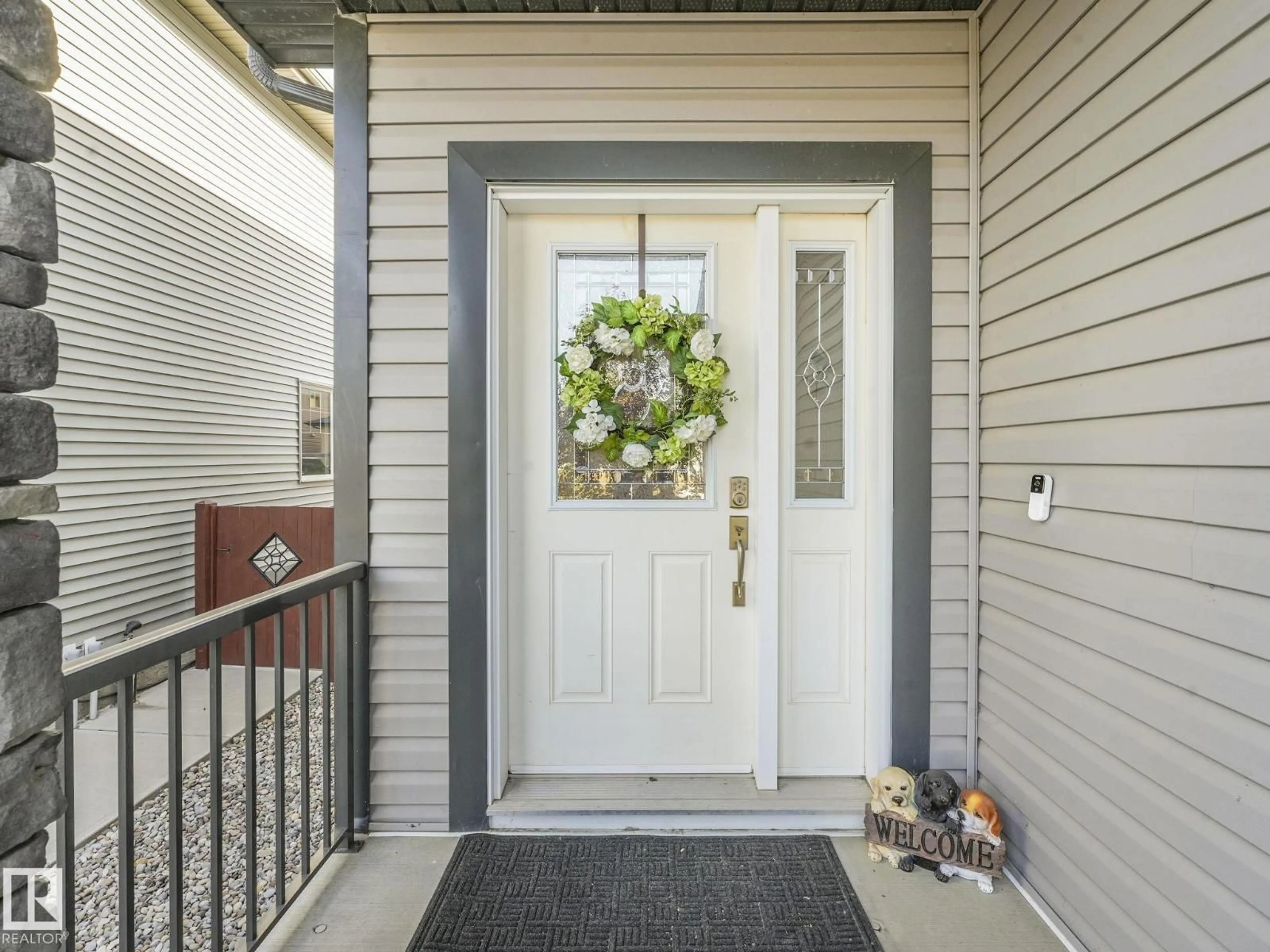 Indoor entryway for 6611 54 AV, Beaumont Alberta T4X2A2