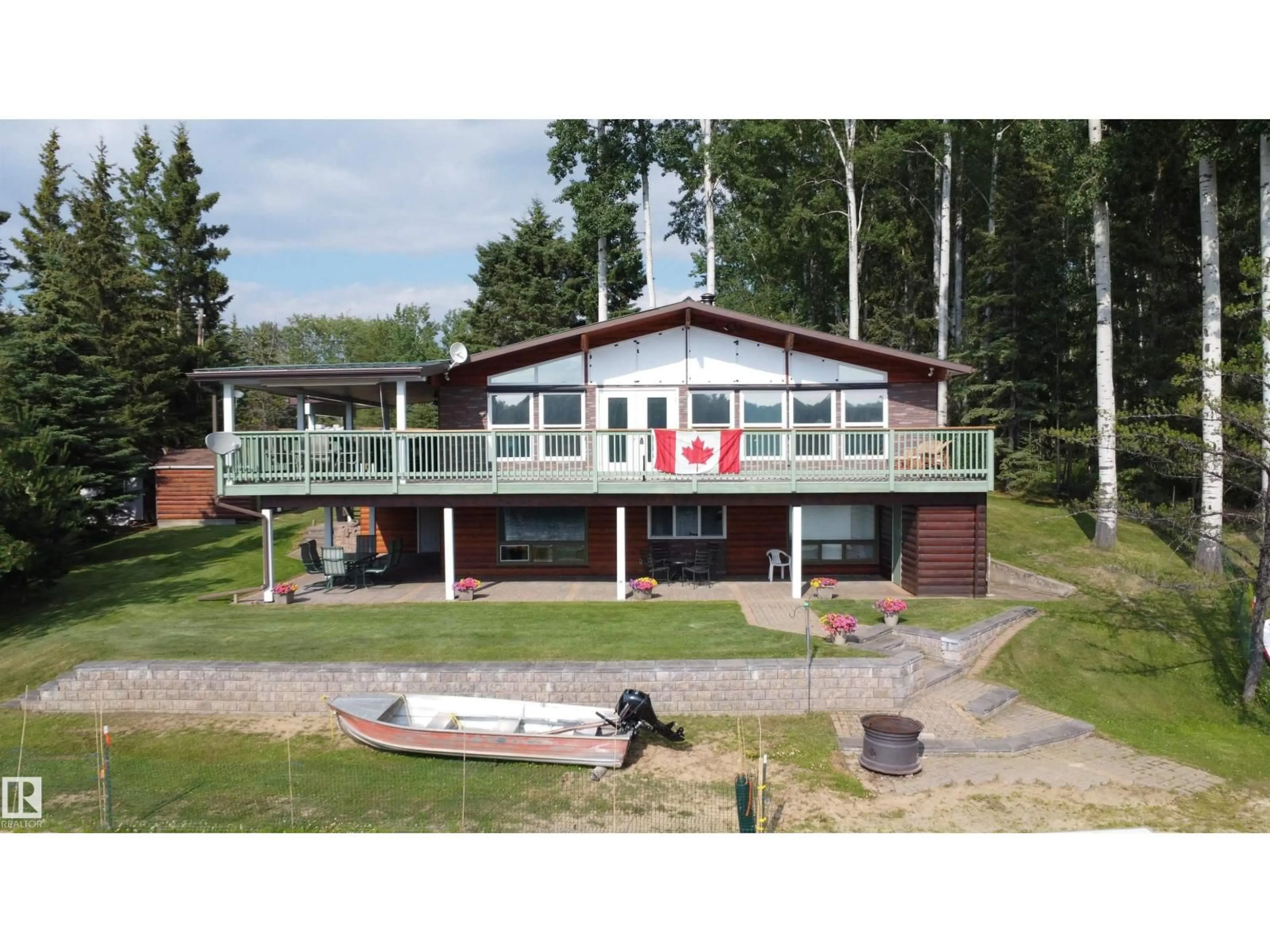 A pic from outside/outdoor area/front of a property/back of a property/a pic from drone, building for 16 MAPLE CRESENT, Rural Westlock County Alberta T0G1H0