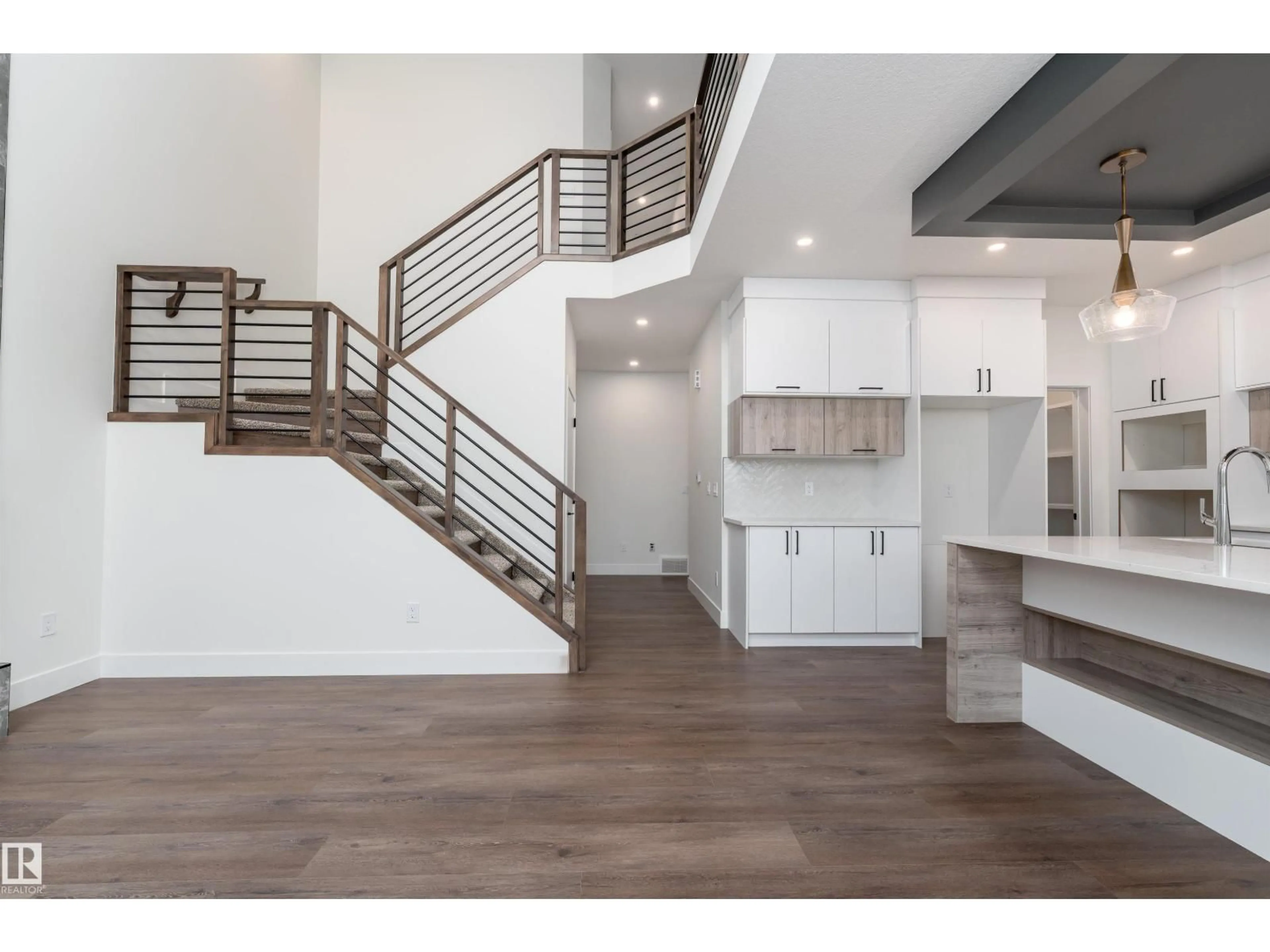 Open concept kitchen, unknown for 43 MAPLE, Gibbons Alberta T0A1N0