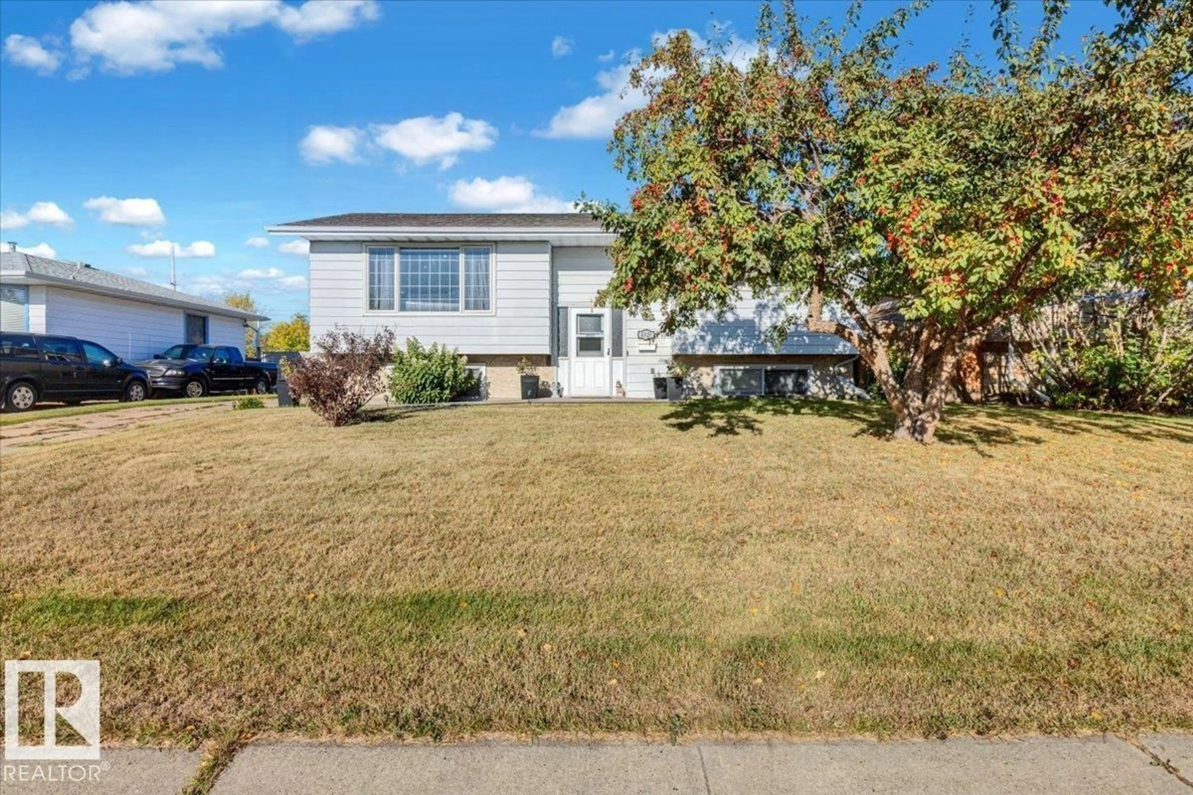Home with vinyl exterior material, street for 4520 49 ST, Gibbons Alberta T0A1N0