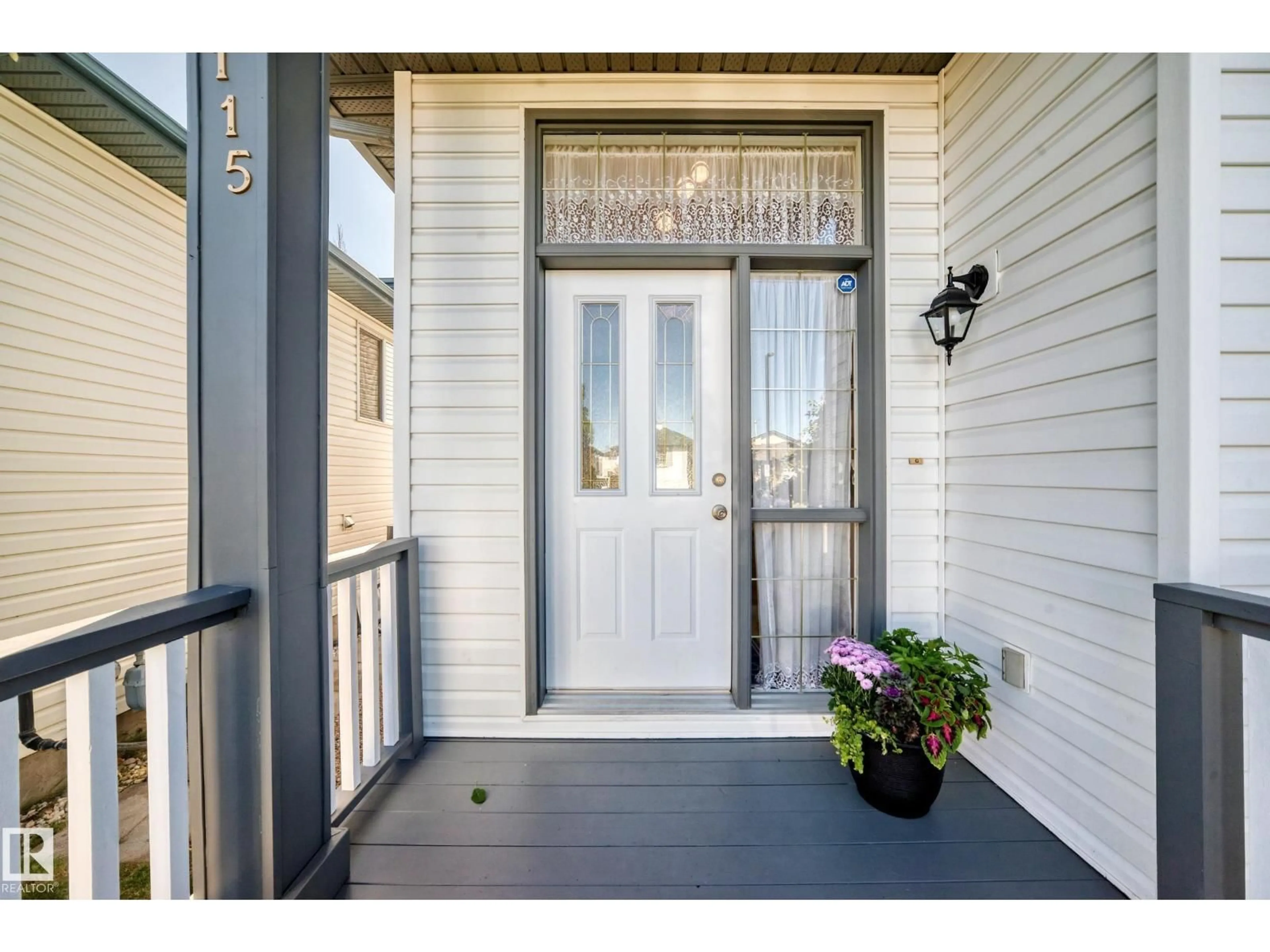 Indoor entryway for 2115 36 AV, Edmonton Alberta T6T1S3