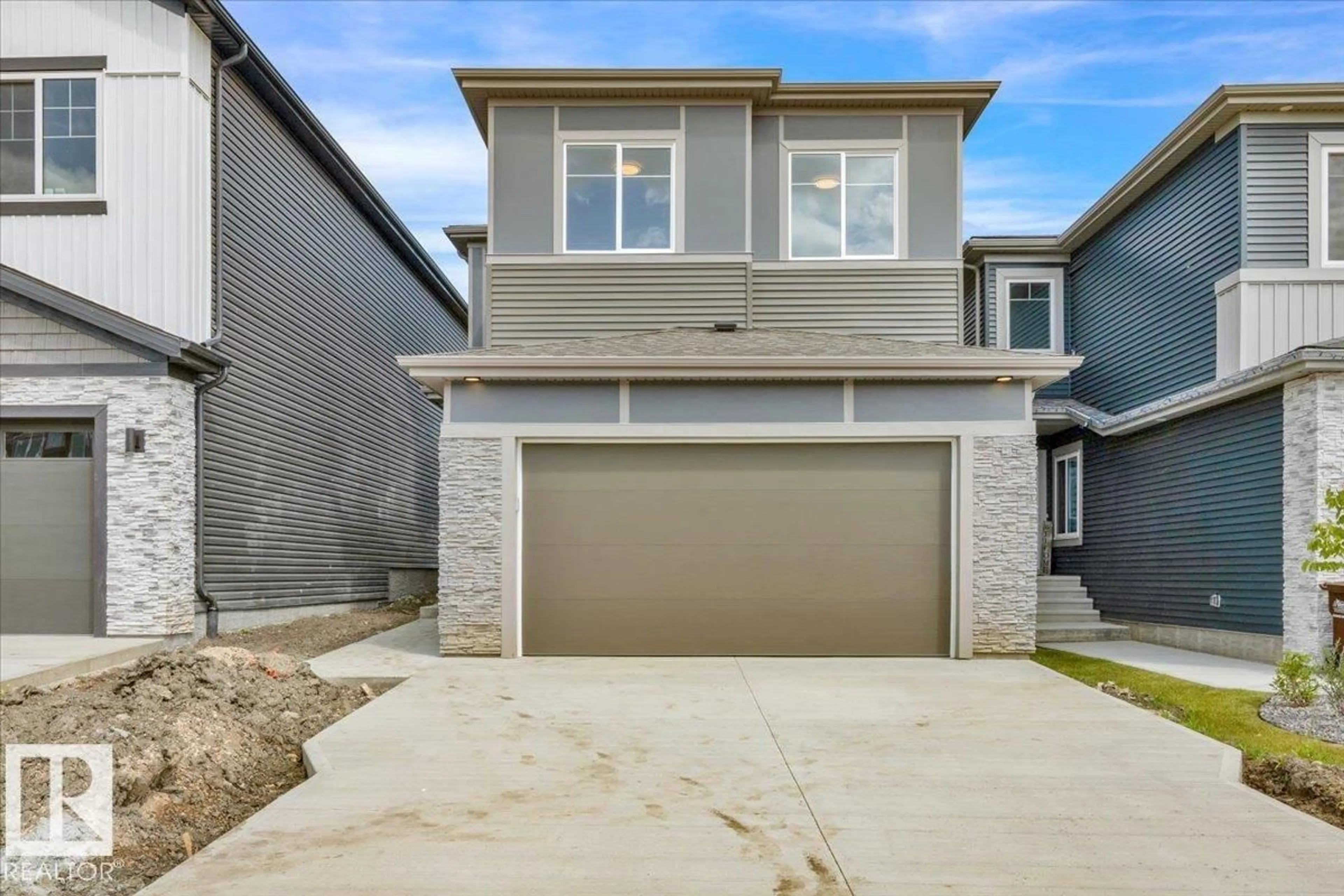 Home with vinyl exterior material, street for 12 EDGEFIELD WY, St. Albert Alberta T8N8A1