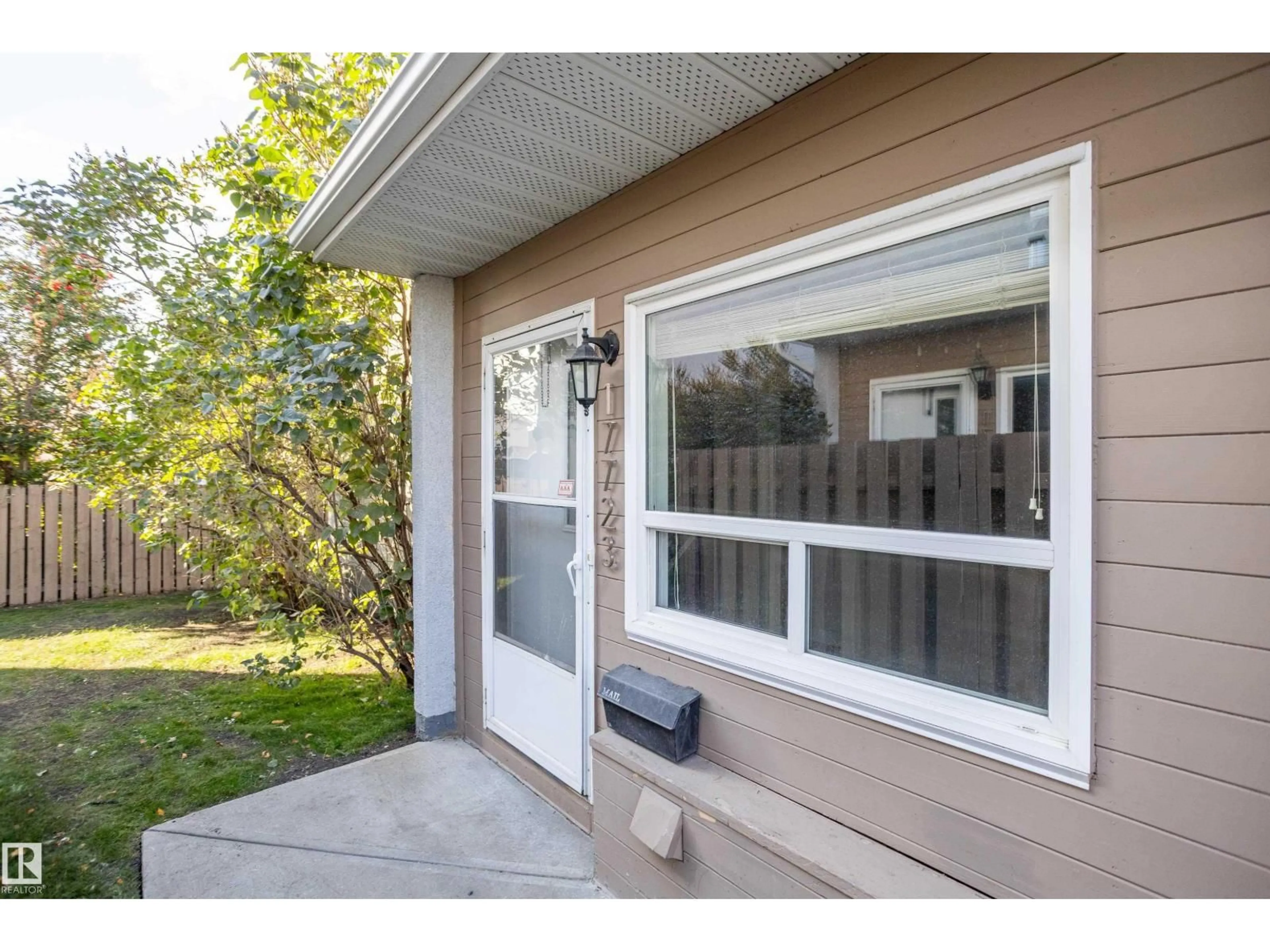 Unknown for 17723 95 ST, Edmonton Alberta T5Z2E2