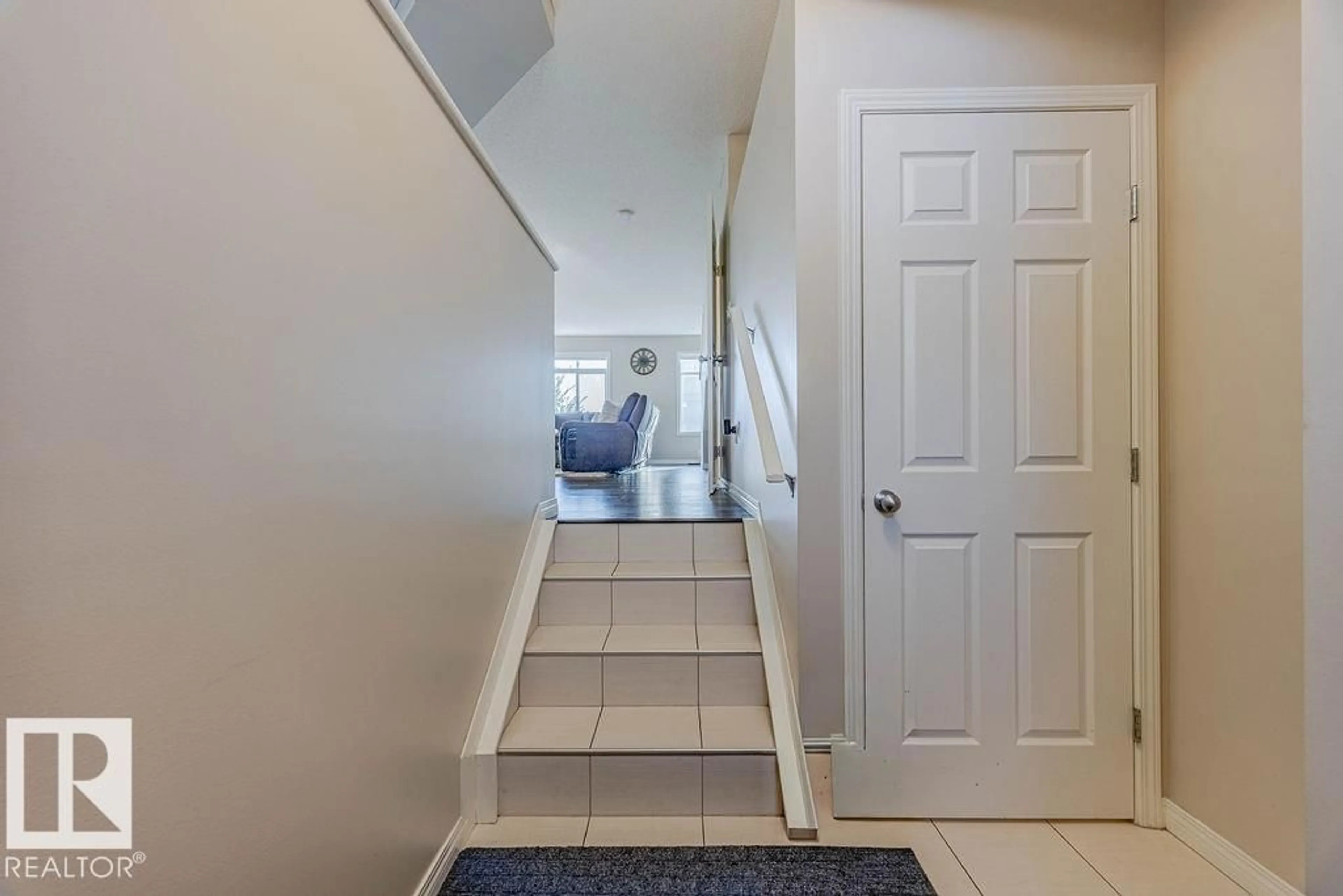 Indoor entryway for #66 - 7503 GETTY GATE, Edmonton Alberta T5T4S8
