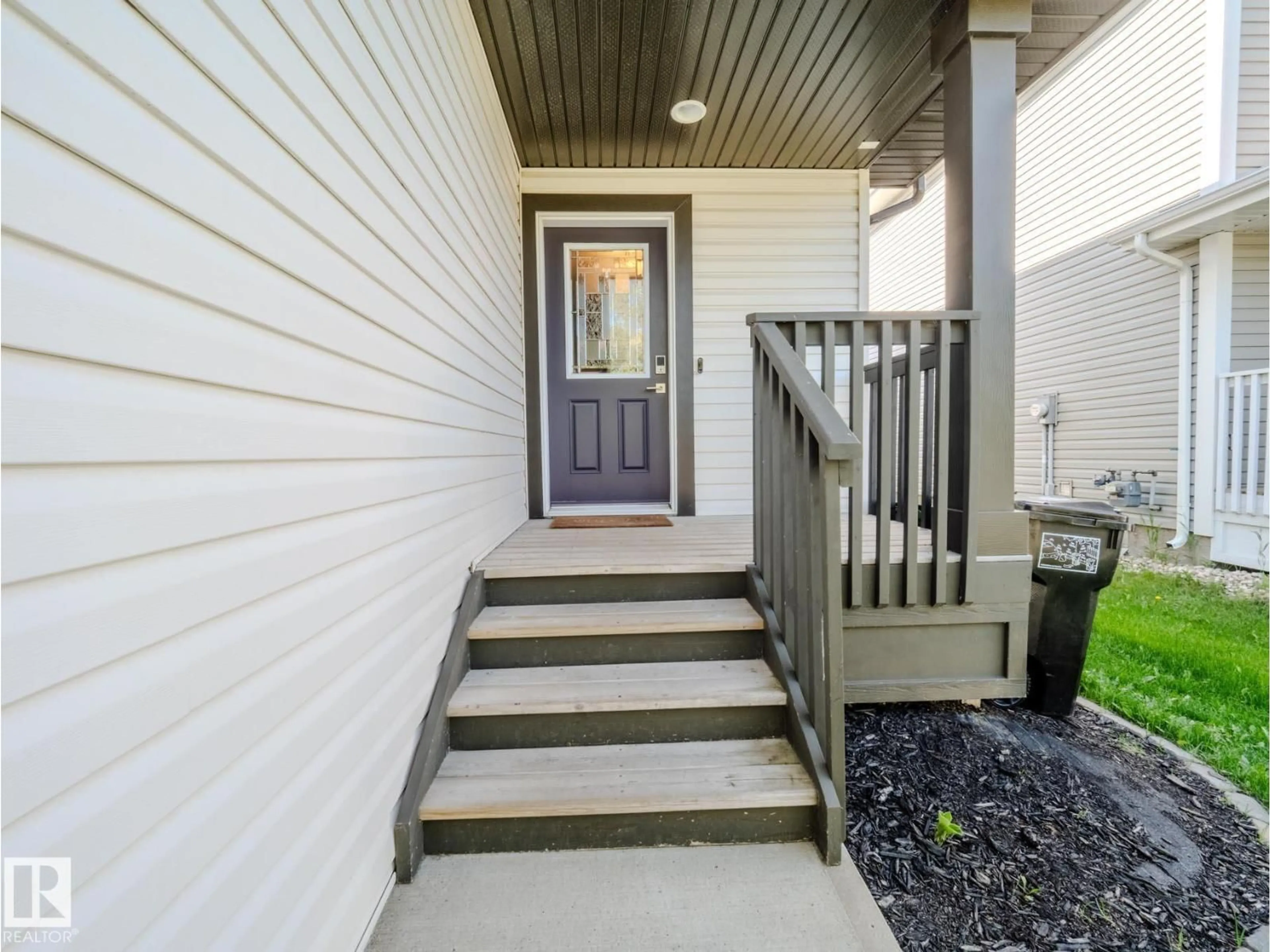 Indoor entryway for 2317 CASSELMAN CR, Edmonton Alberta T6W0W1