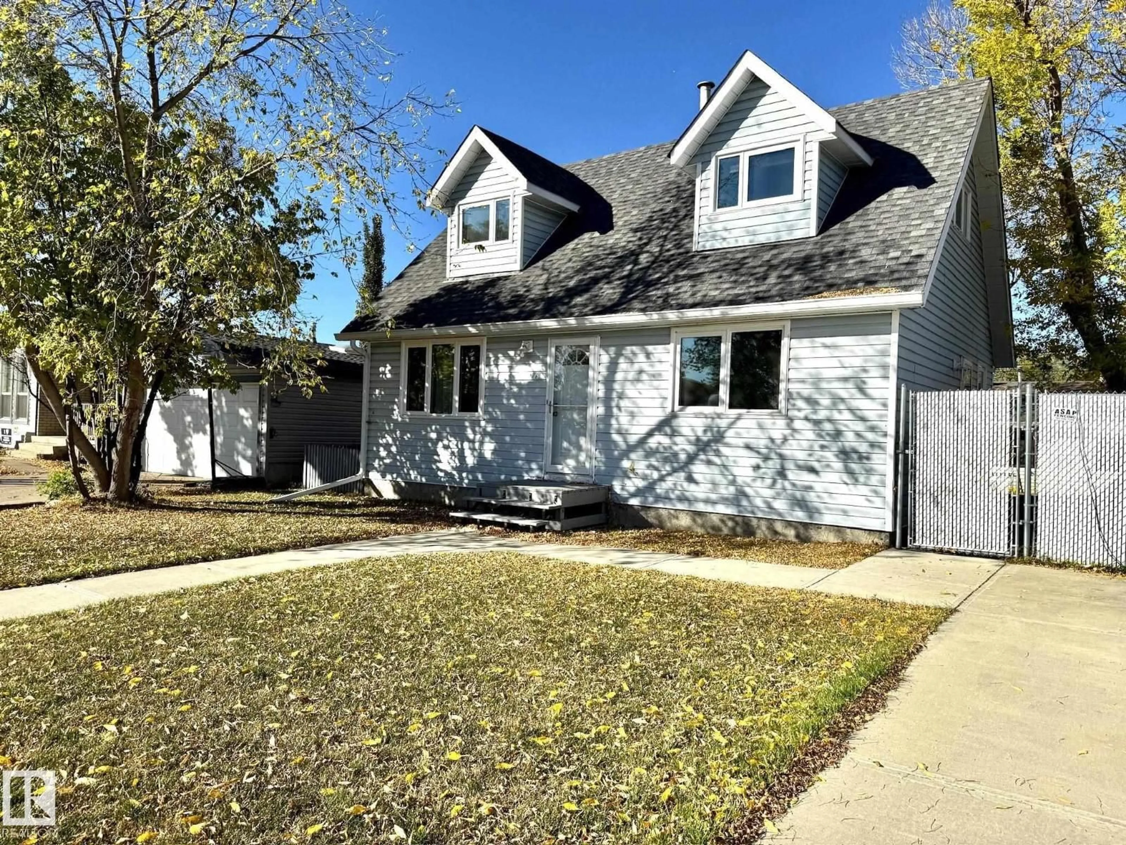 Home with vinyl exterior material, street for 16 WILD HAY DR, Devon Alberta T9G1S4