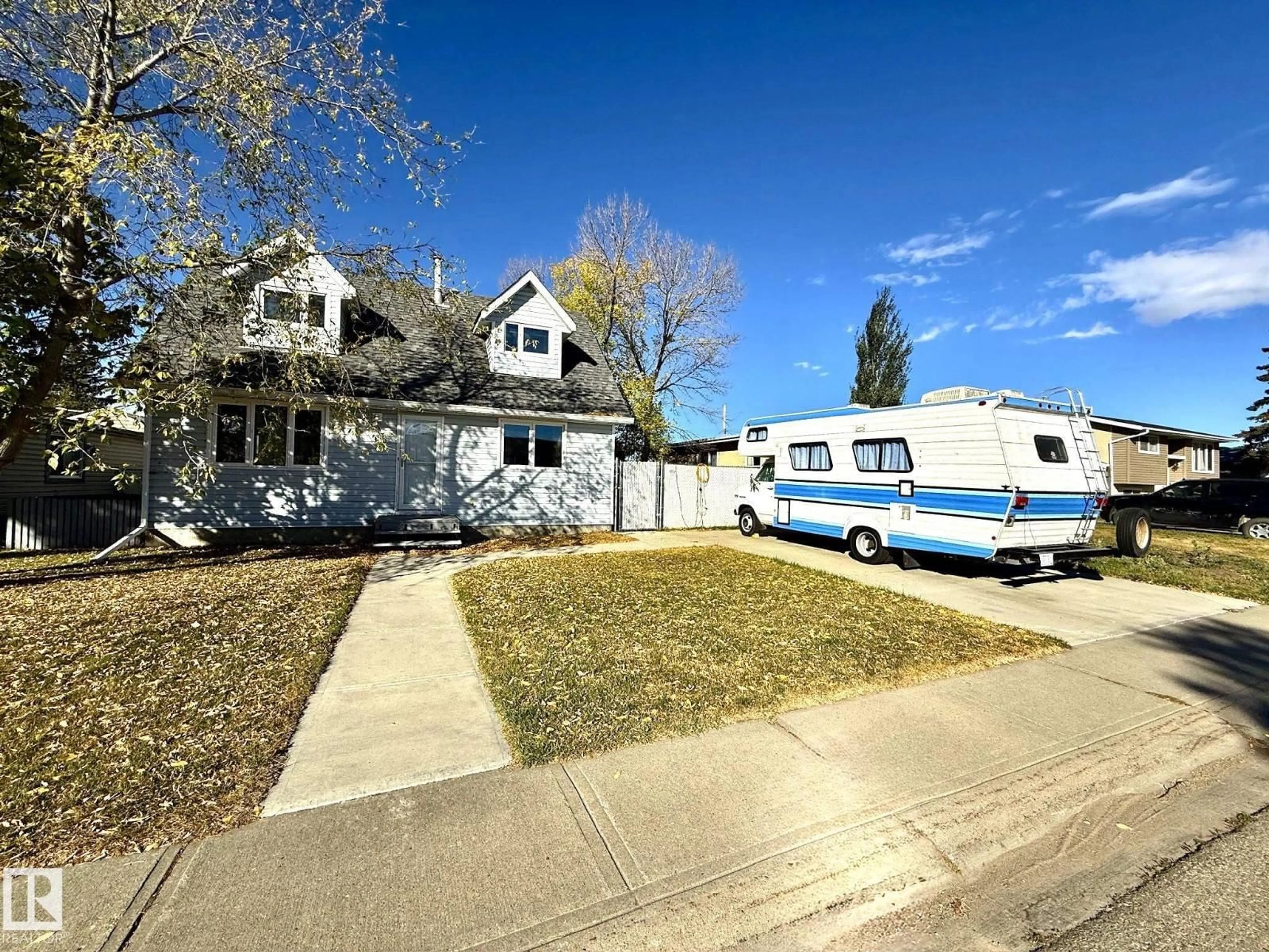 A pic from outside/outdoor area/front of a property/back of a property/a pic from drone, street for 16 WILD HAY DR, Devon Alberta T9G1S4