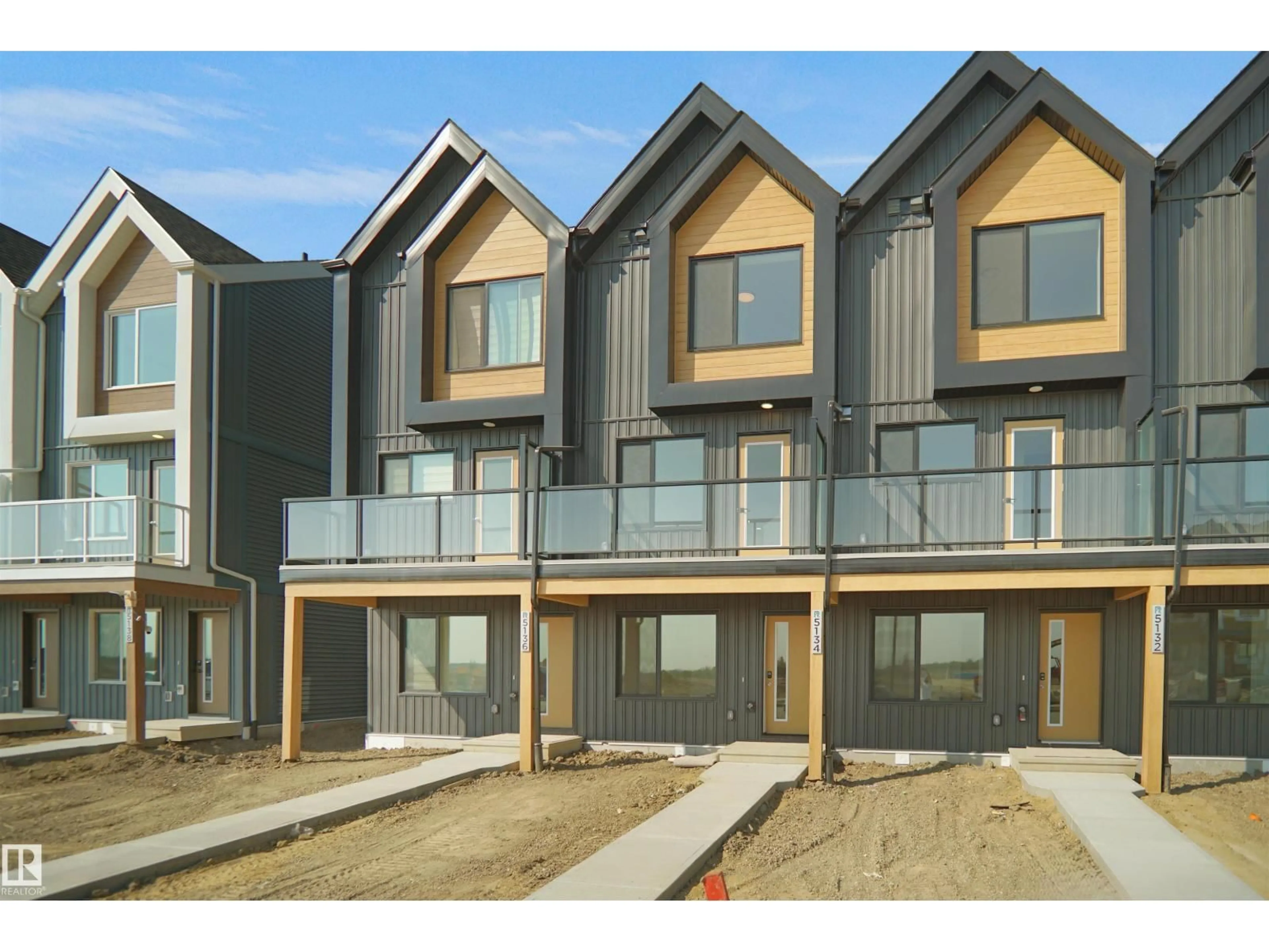 Home with vinyl exterior material, street for 5142 RIVER'S EDGE WY, Edmonton Alberta T6M3B5