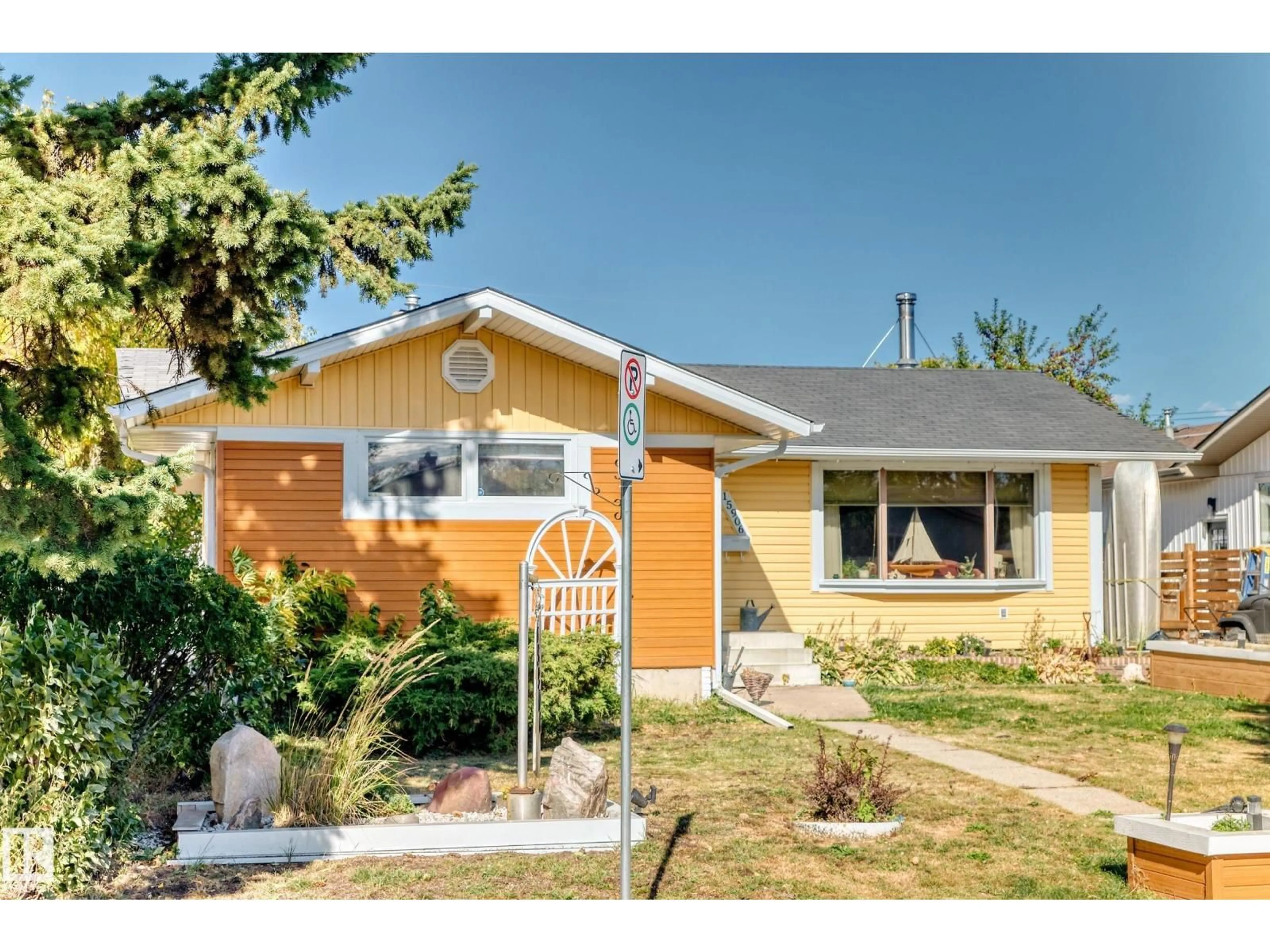 Home with vinyl exterior material, street for 15906 92A AV, Edmonton Alberta T5R5G3